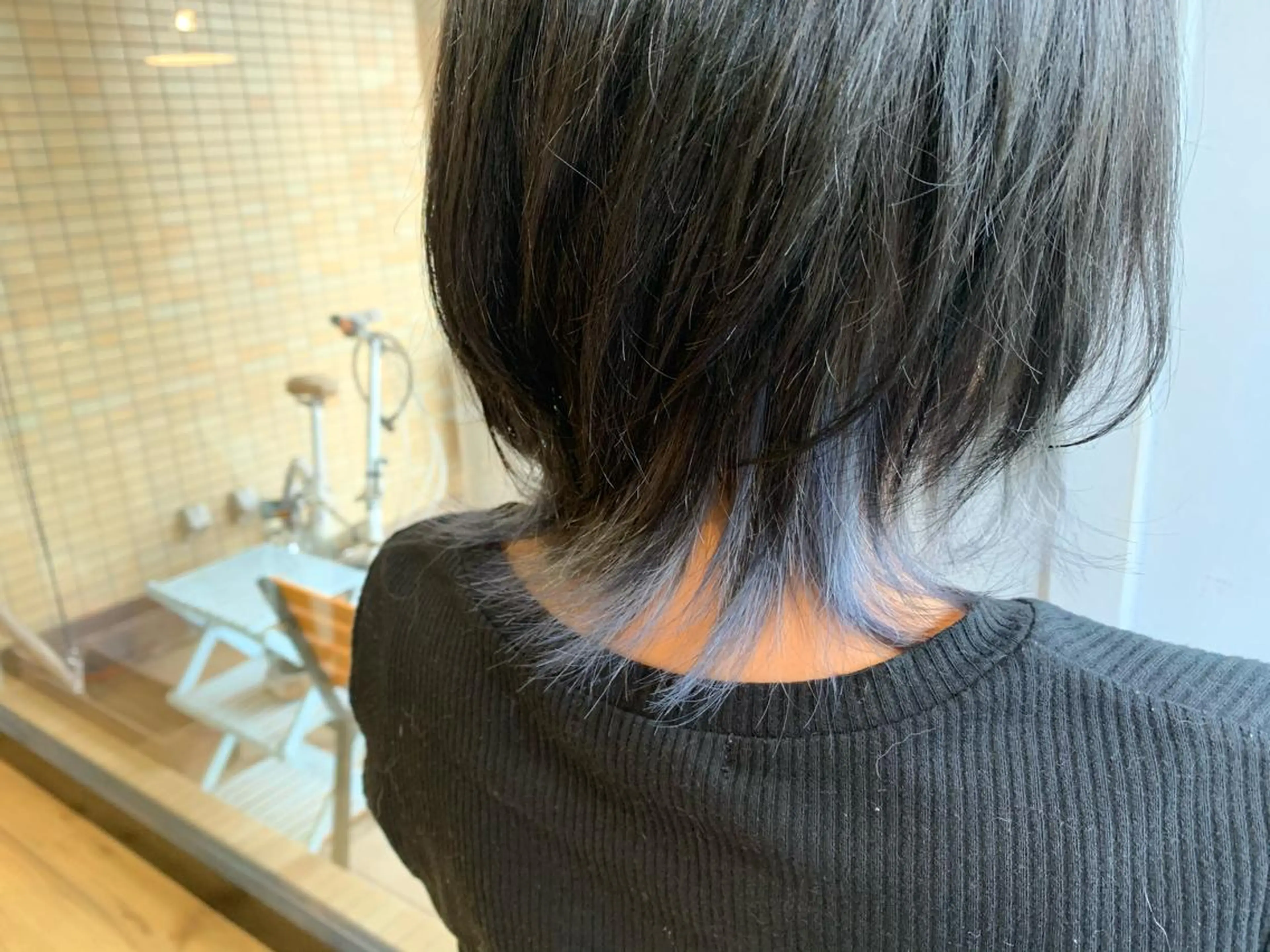 ミディアム カラー 黒髪 ブルーカラー シルバー ヘアカラー トリートメント ツキダテ ユイのヘアスタイル