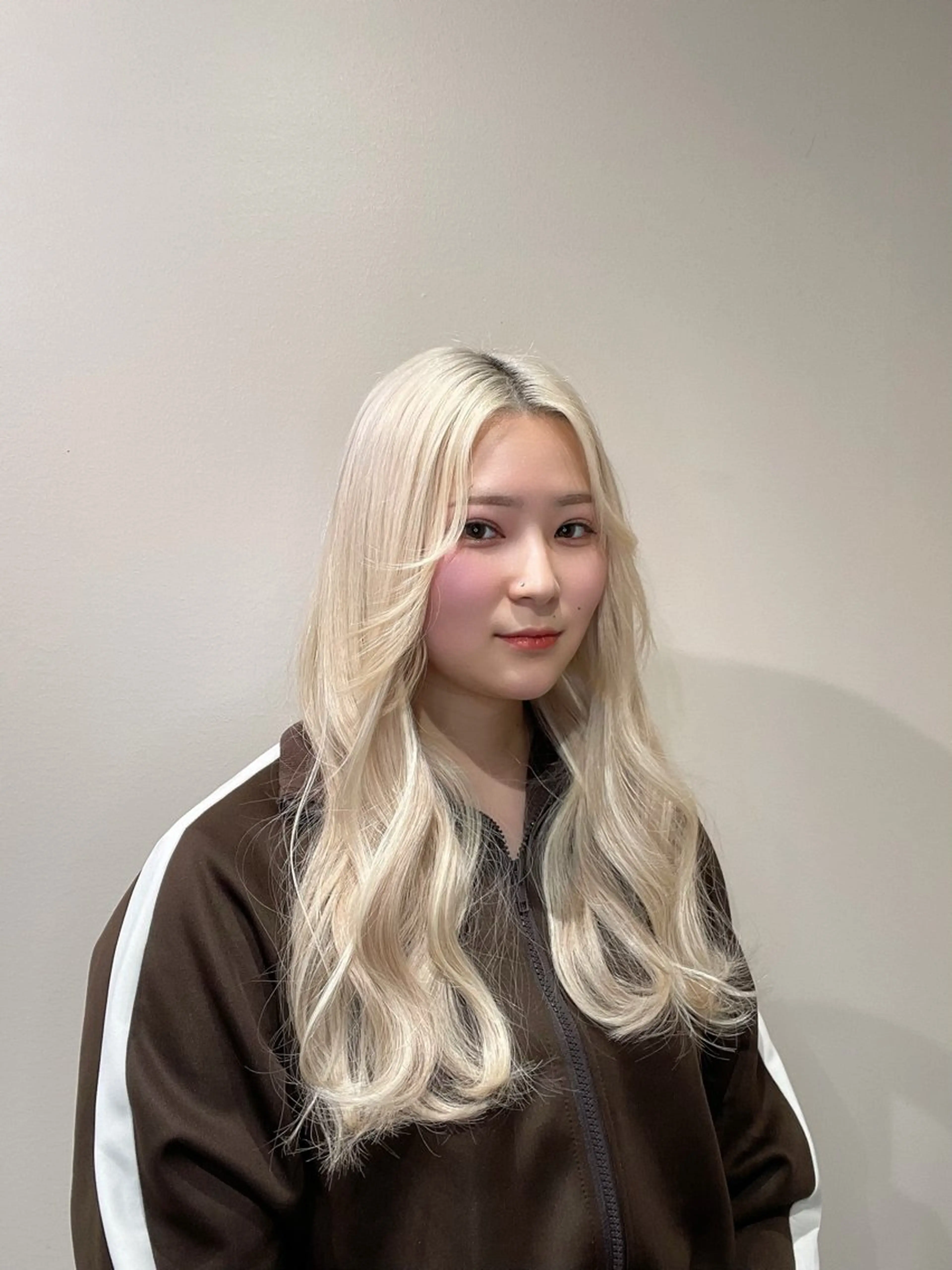 ロング エクステ ハイライト ヘアカラー エクステ ブリーチ🔥ベージュ /グレー/daikiのヘアスタイル