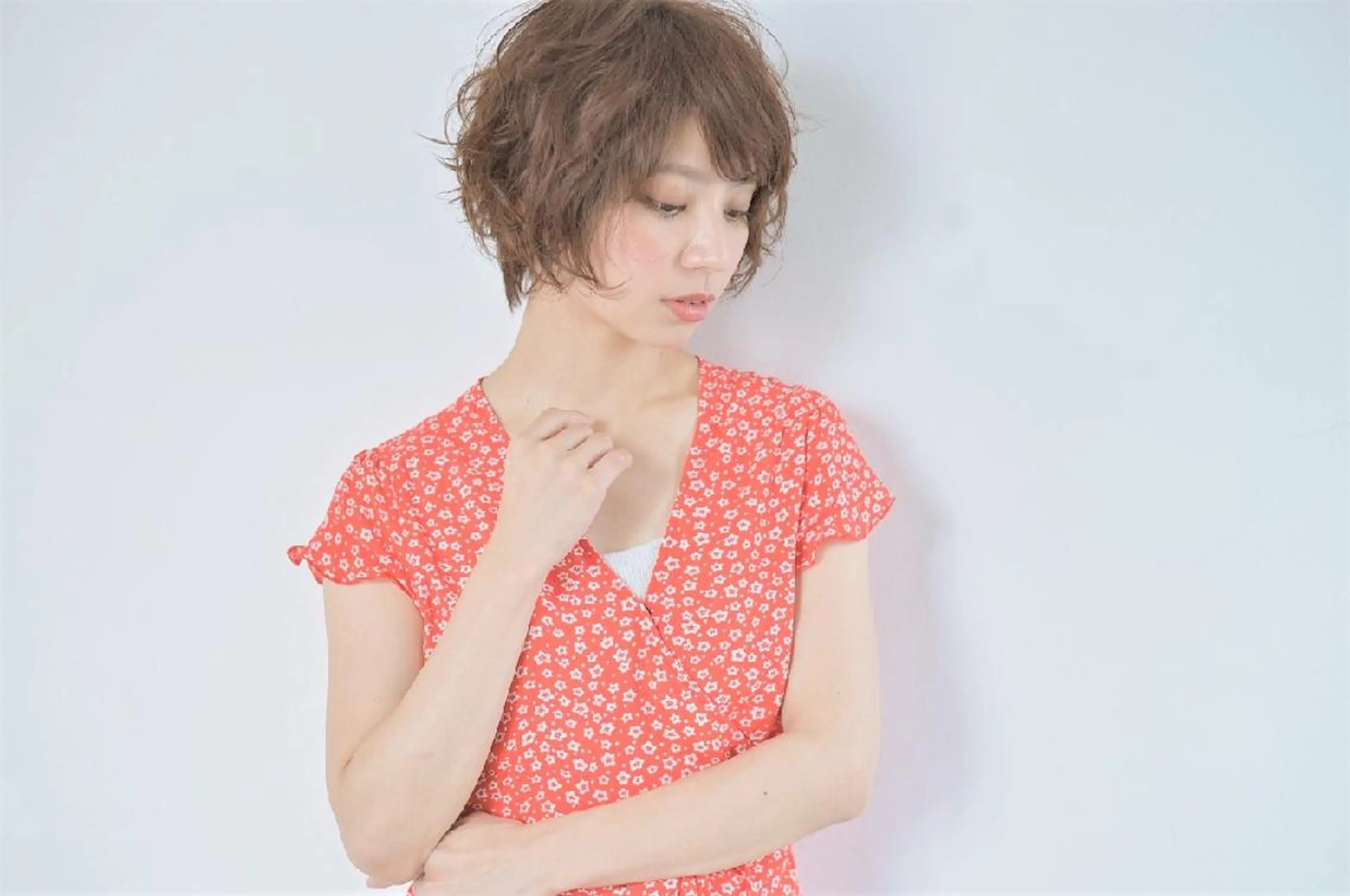 ショート カラー 三好 麻美のヘアスタイル