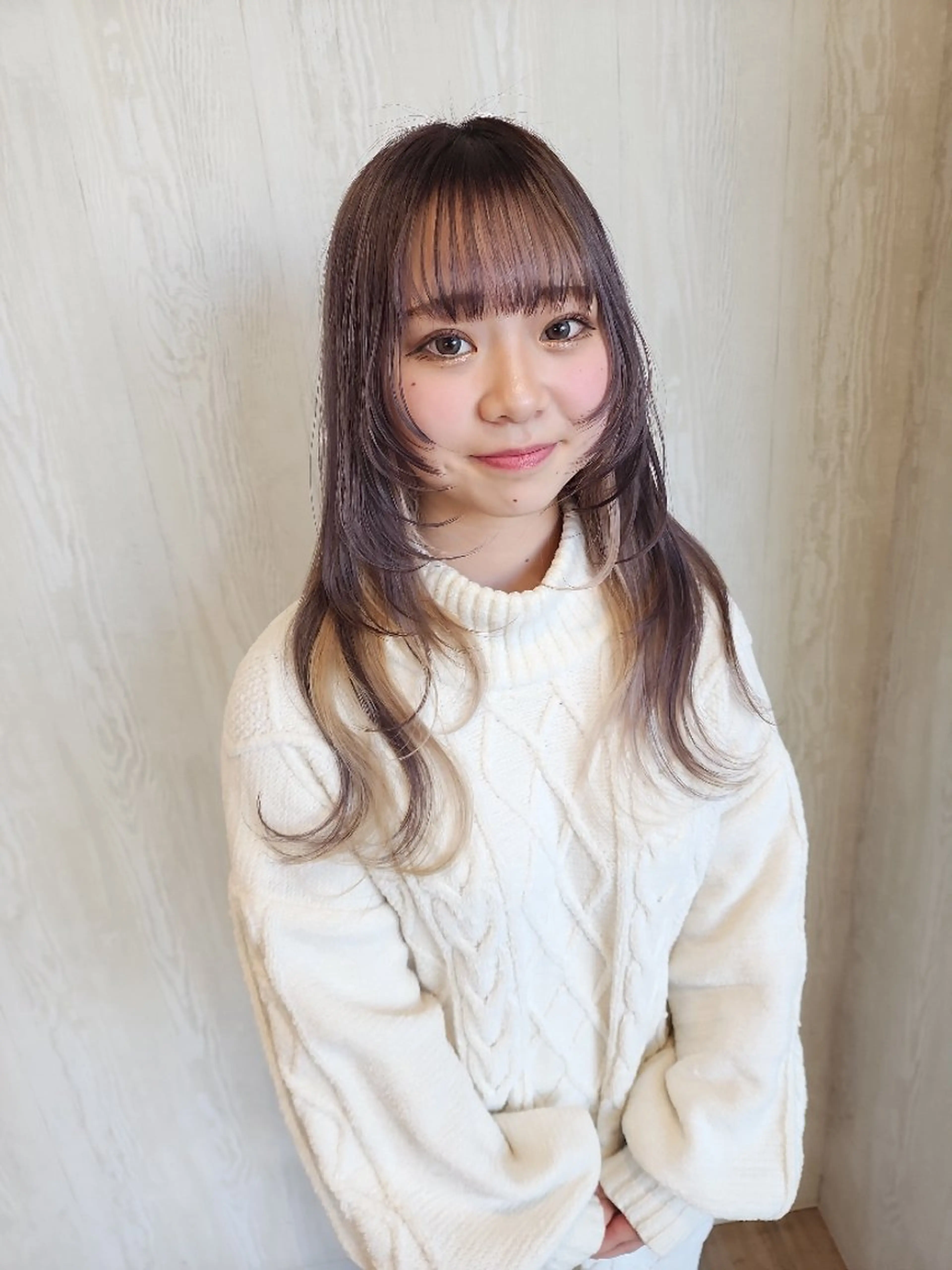 ロング カラー ベージュカラー イヤリングカラー ホワイトベージュ レイヤーカット ウルフカット ヘアカラー トリートメント レイヤーカット/ ウルフカット/大橋 のヘアスタイル