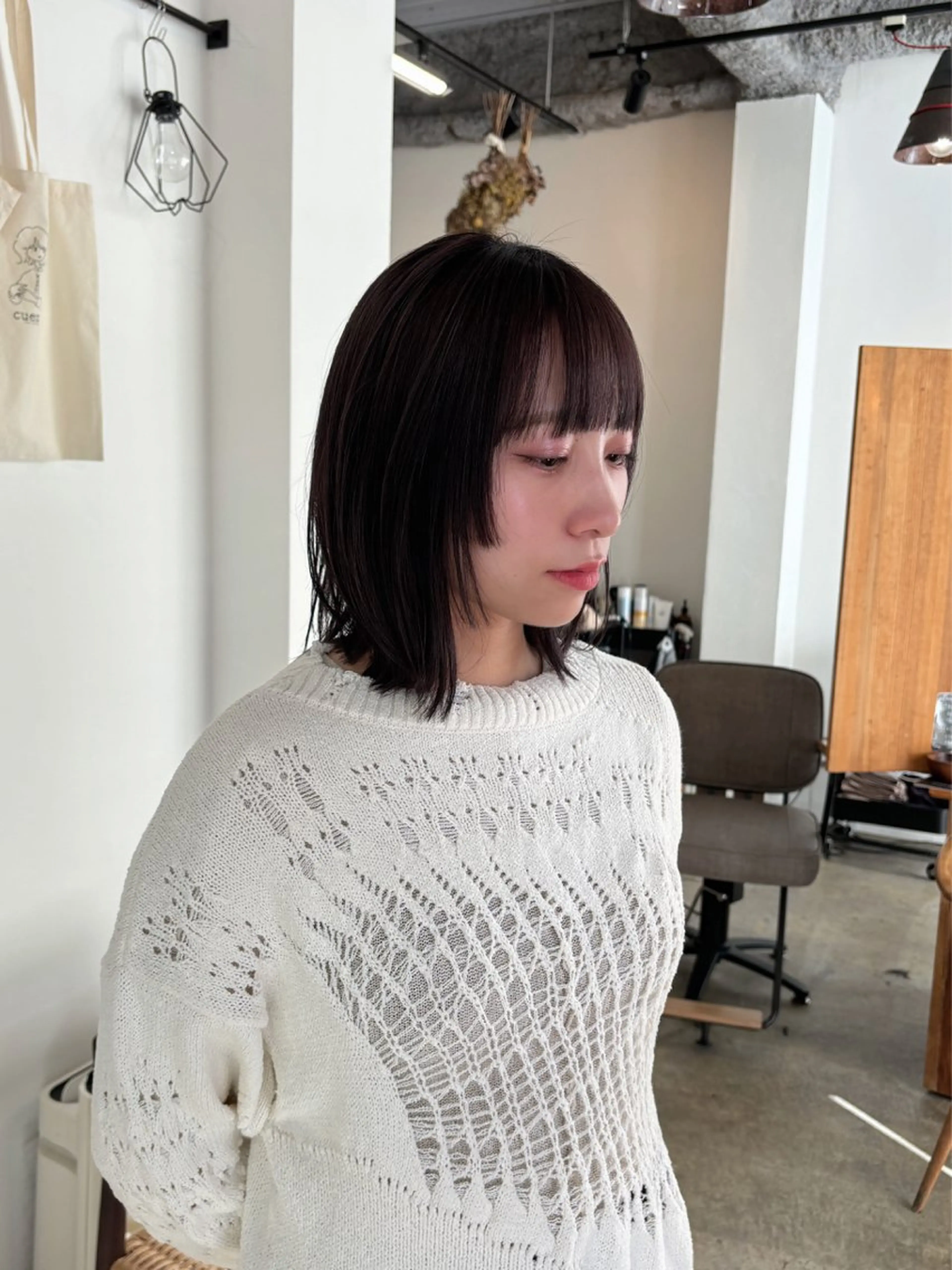 ミディアム カラー 黒髪 パープルカラー パープルブラック カット ヘアカラー トリートメント 【韓国レイヤー特化 ハッシュカット】のヘアスタイル