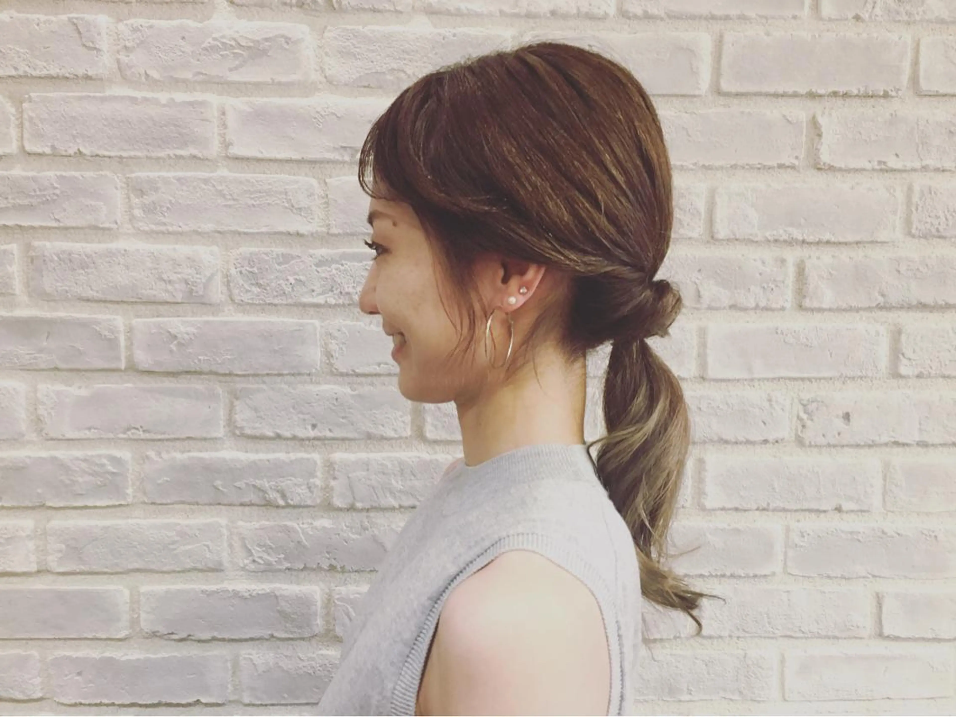 ミディアム カラー ヘアアレンジ ブリーチ グラデーションカラー ブリーチなしカラー rico_by ヘアとアイブロウの眉毛・アイブロウイメージ