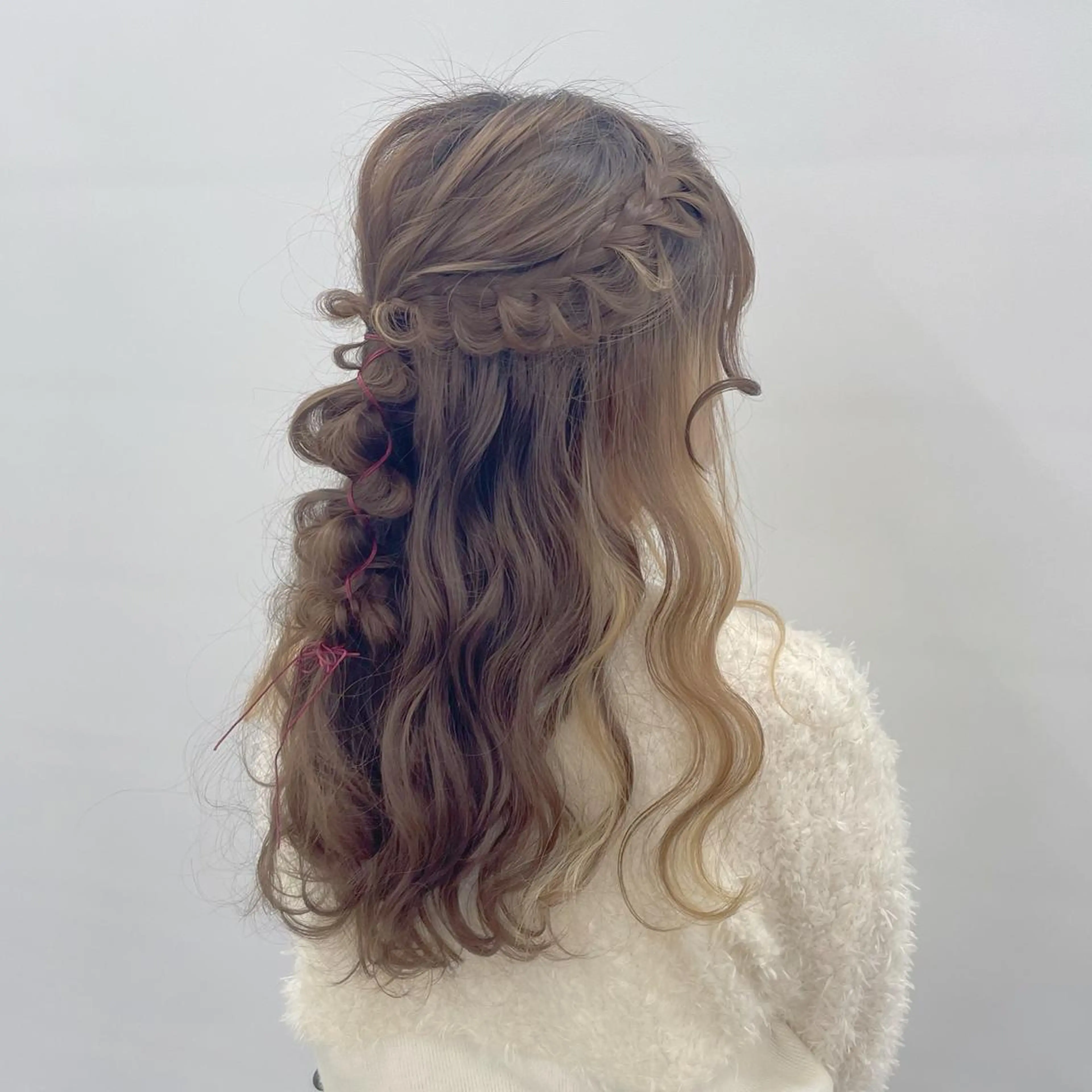 ロング カラー ヘアアレンジ ハーフアップ 栗林 姫花のヘアスタイル