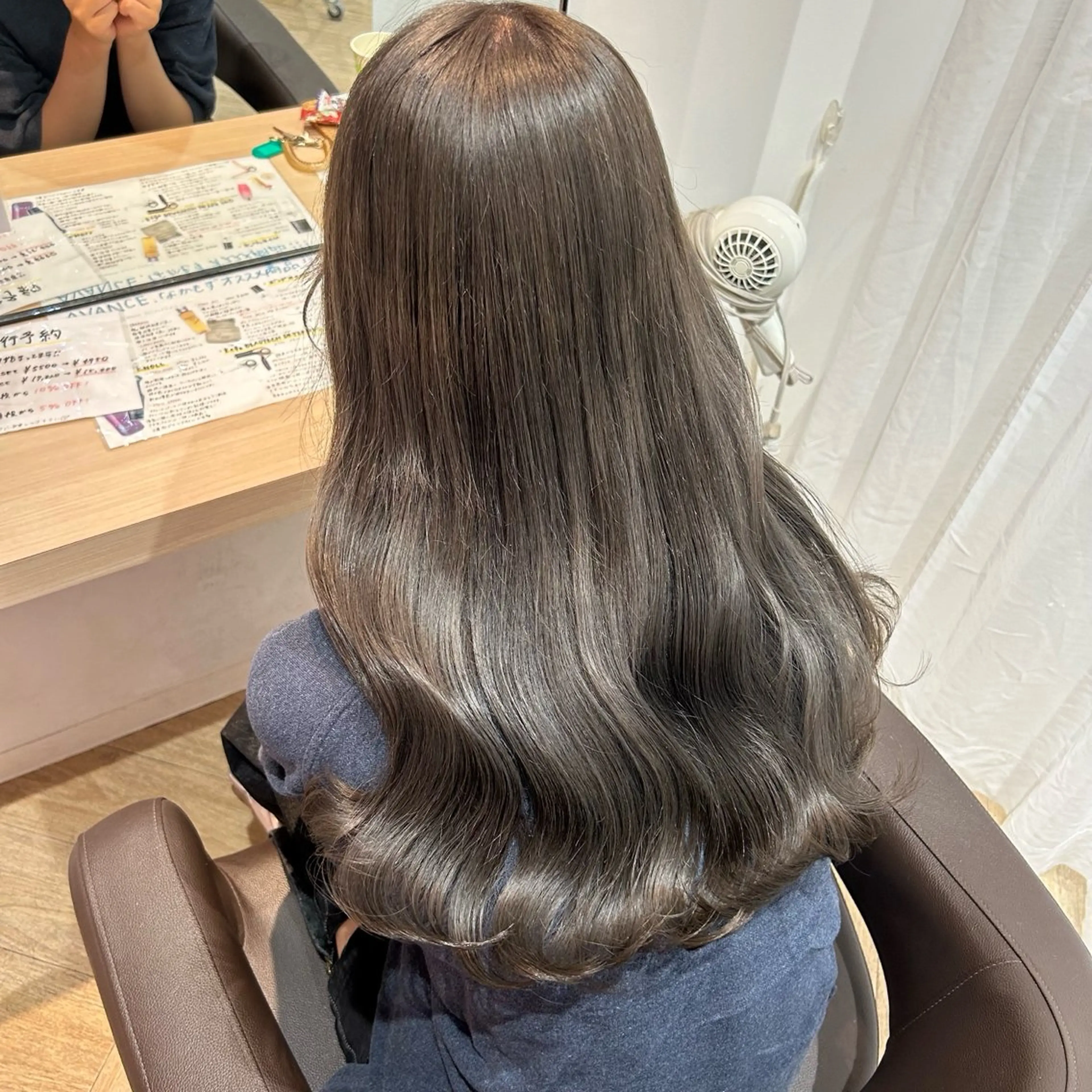 ロング カラー カット ヘアカラー 砂野 真璃奈のヘアスタイル