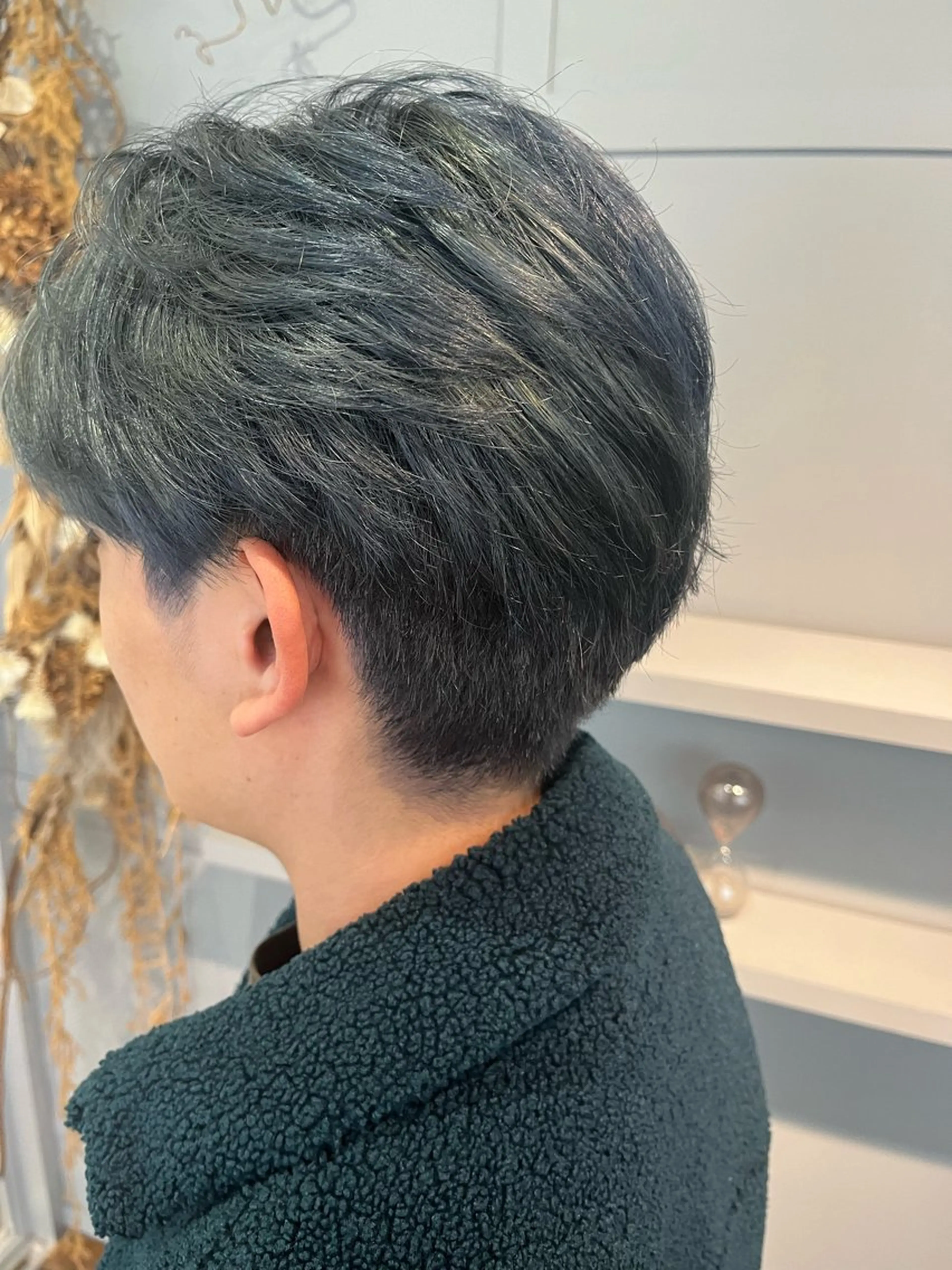 カラー 中村 海のヘアスタイル