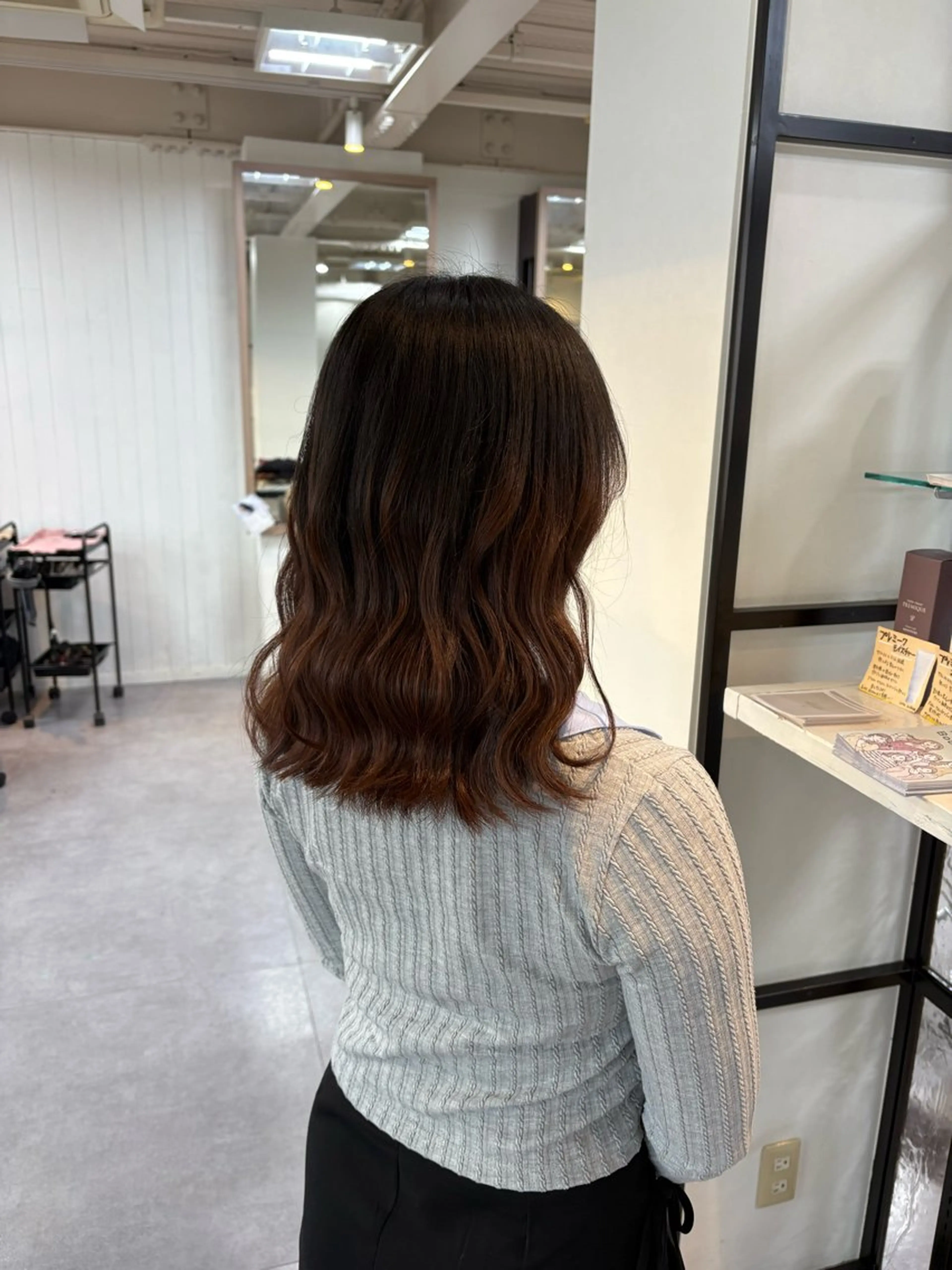 ミディアム 高橋 真歩のヘアスタイル