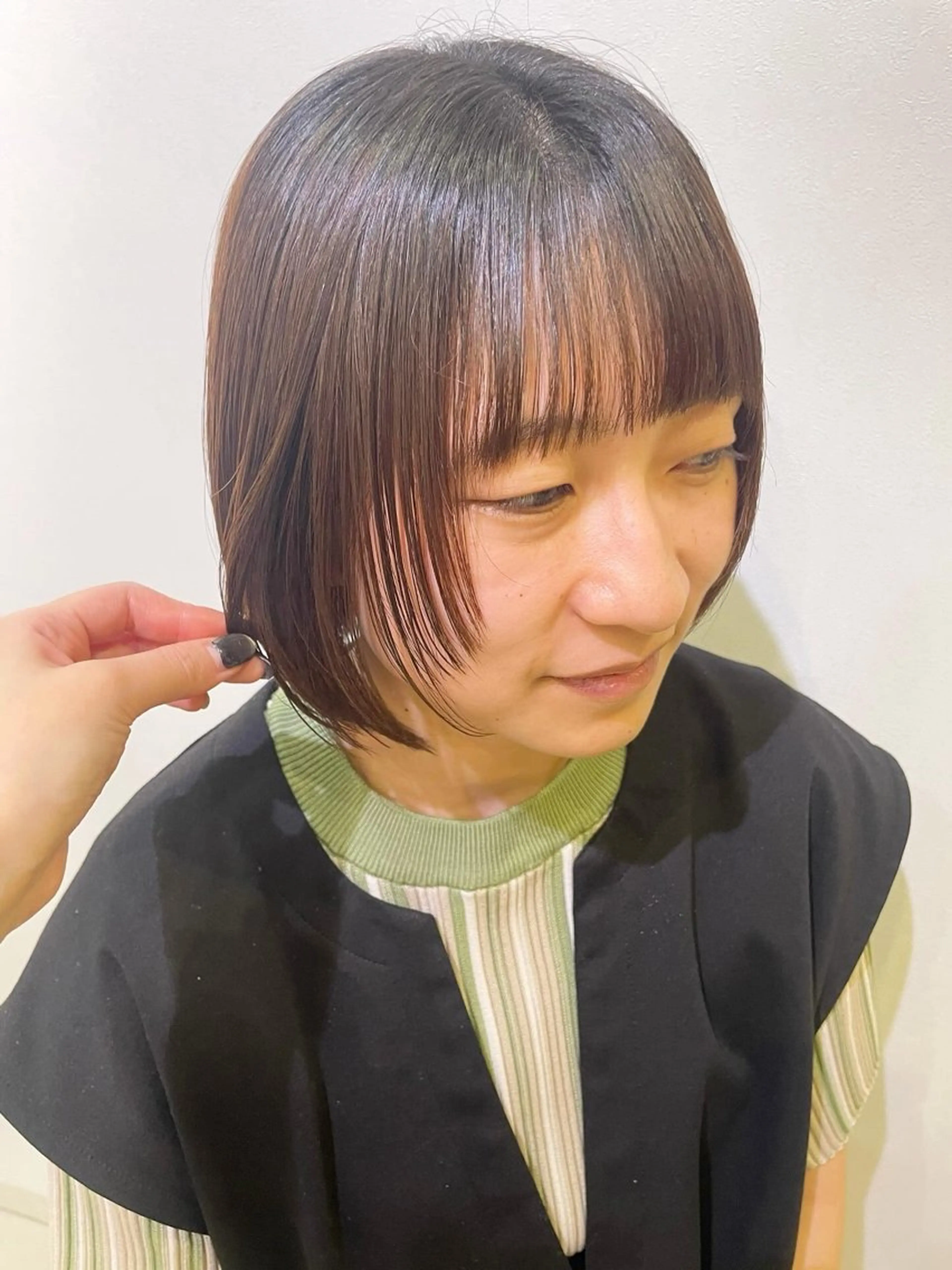 ミディアム 顔周りカット 横田 愛梨のヘアスタイル