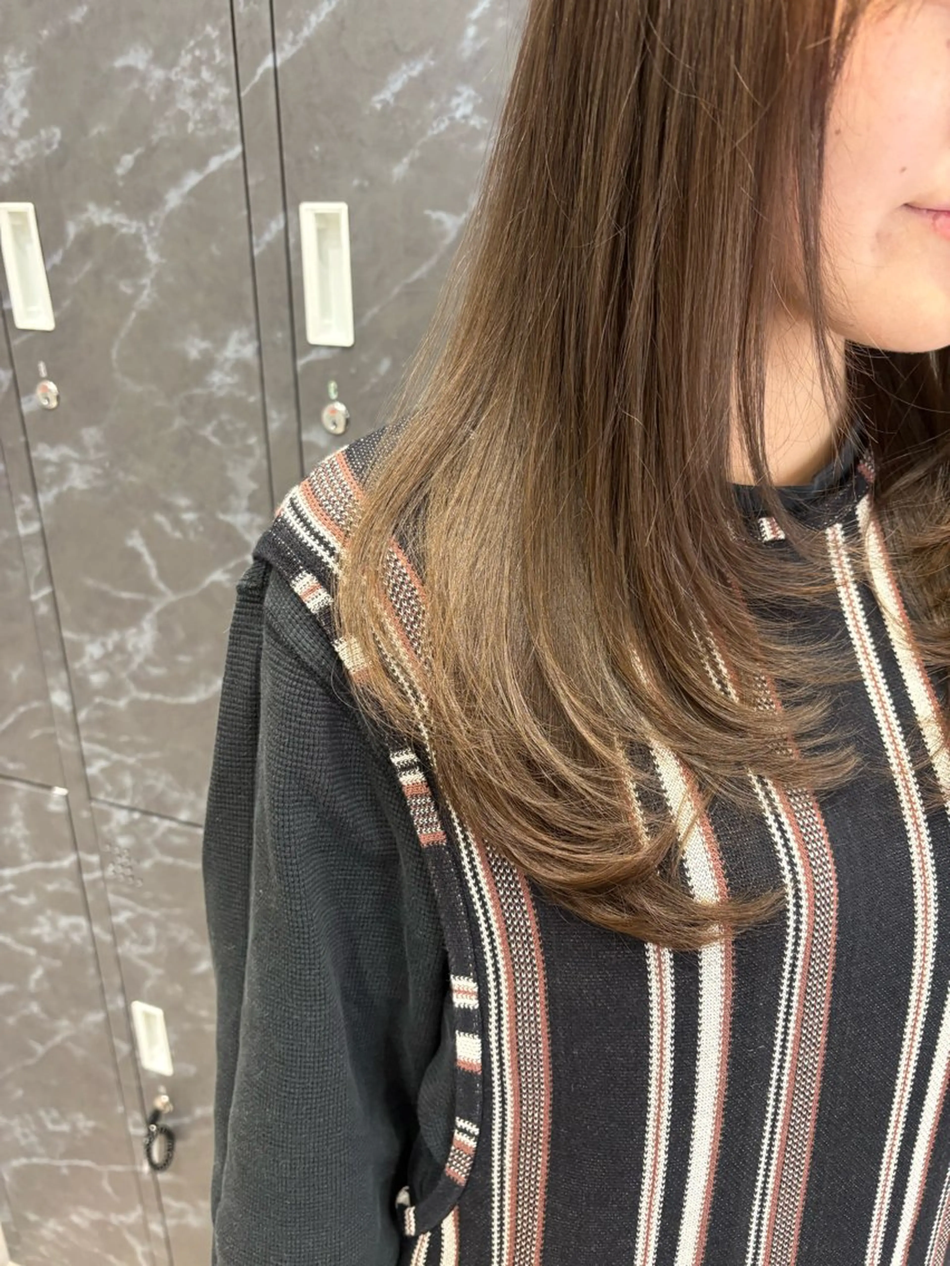セミロング カラー ブリーチ グレージュ ヘーゼル ブリーチなしカラー ヘアカラー トリートメント 🪿透明感/艶カラー ﾜﾀﾅﾍﾞｱｵｲのヘアスタイル
