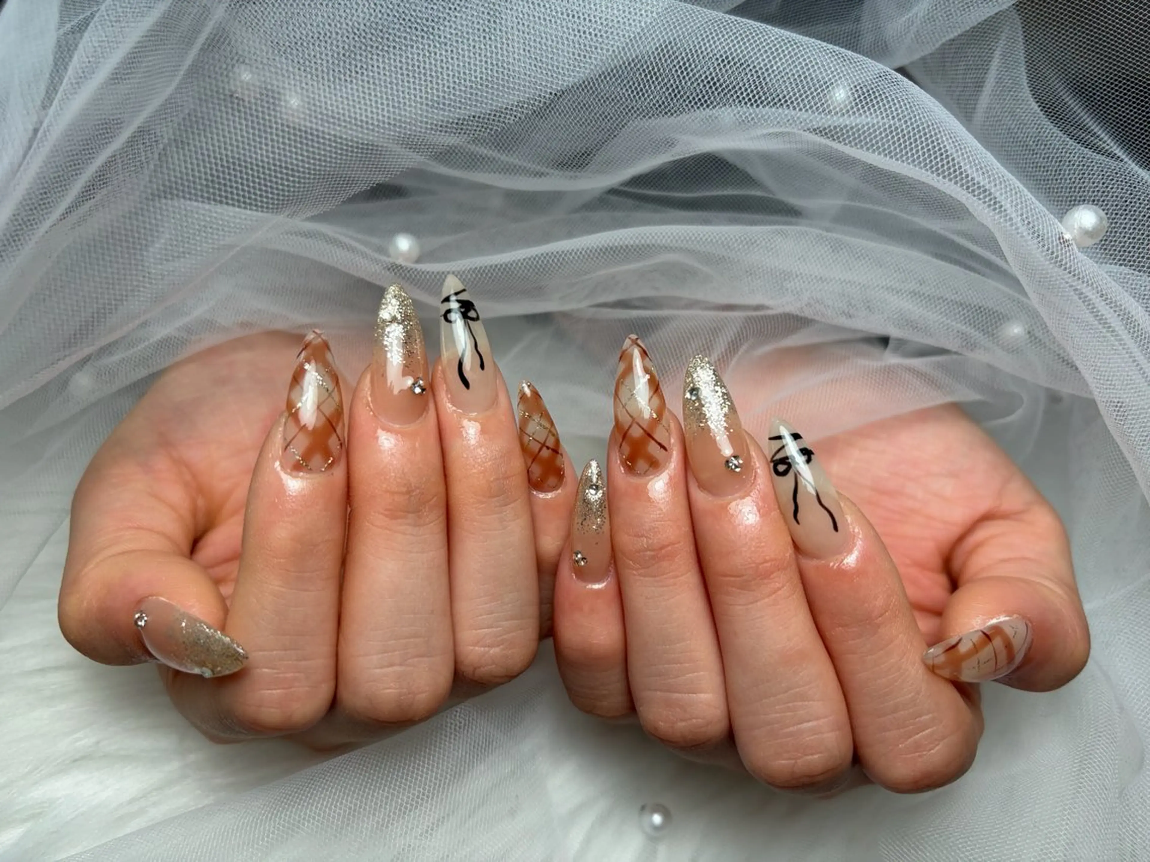 ネイル アートネイル 長さ出し ジェルネイル 韓国ネイル マグネットネイル ハンドネイル Cloudy Chan Nailのネイルデザイン