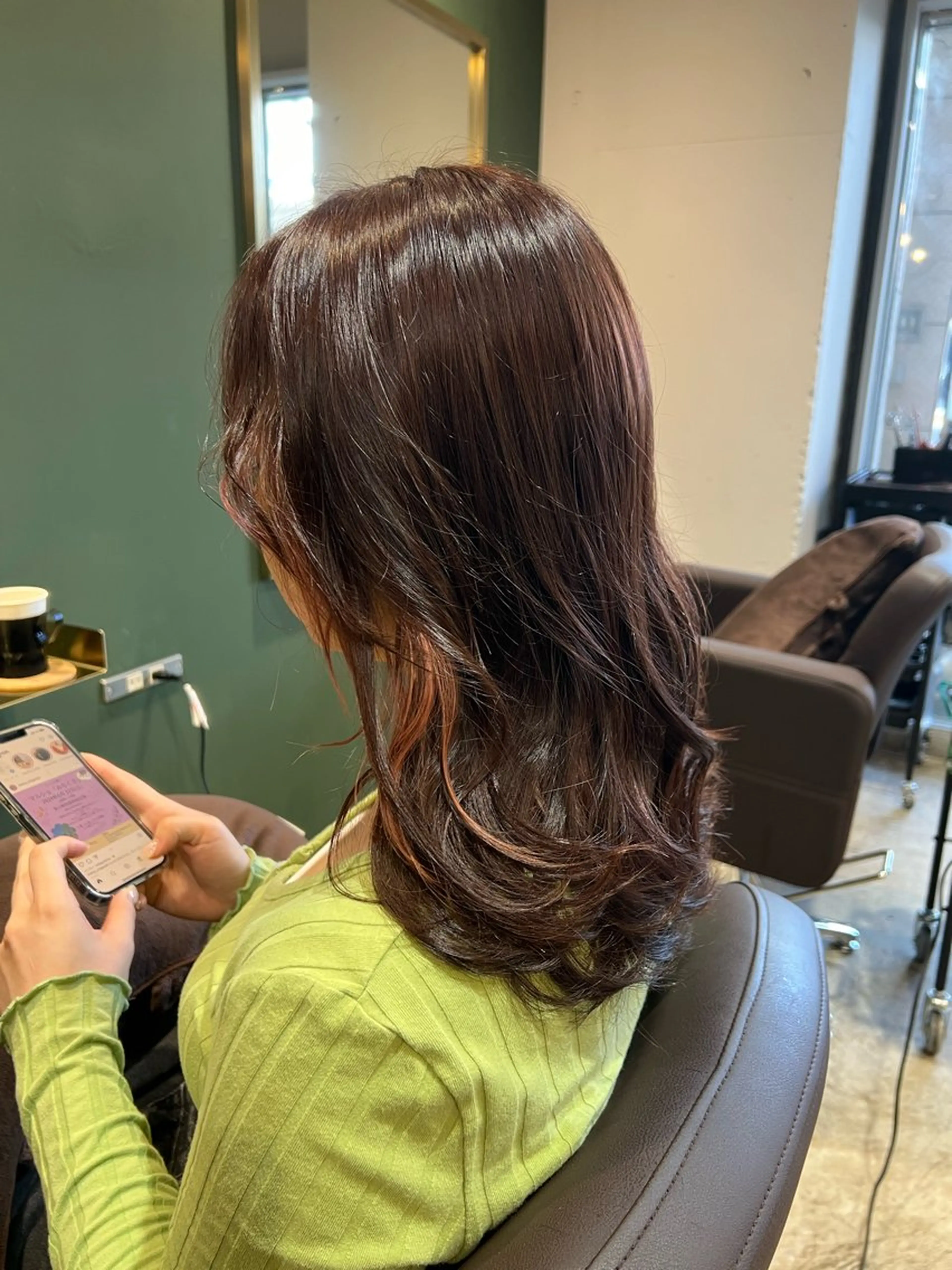 セミロング カラー ヘアアレンジ ブラウンカラー イヤリングカラー ヘアカラー トリートメント ヘッドスパ カラースペシャリスト しょう🧑🏼‍🎨のヘアスタイル