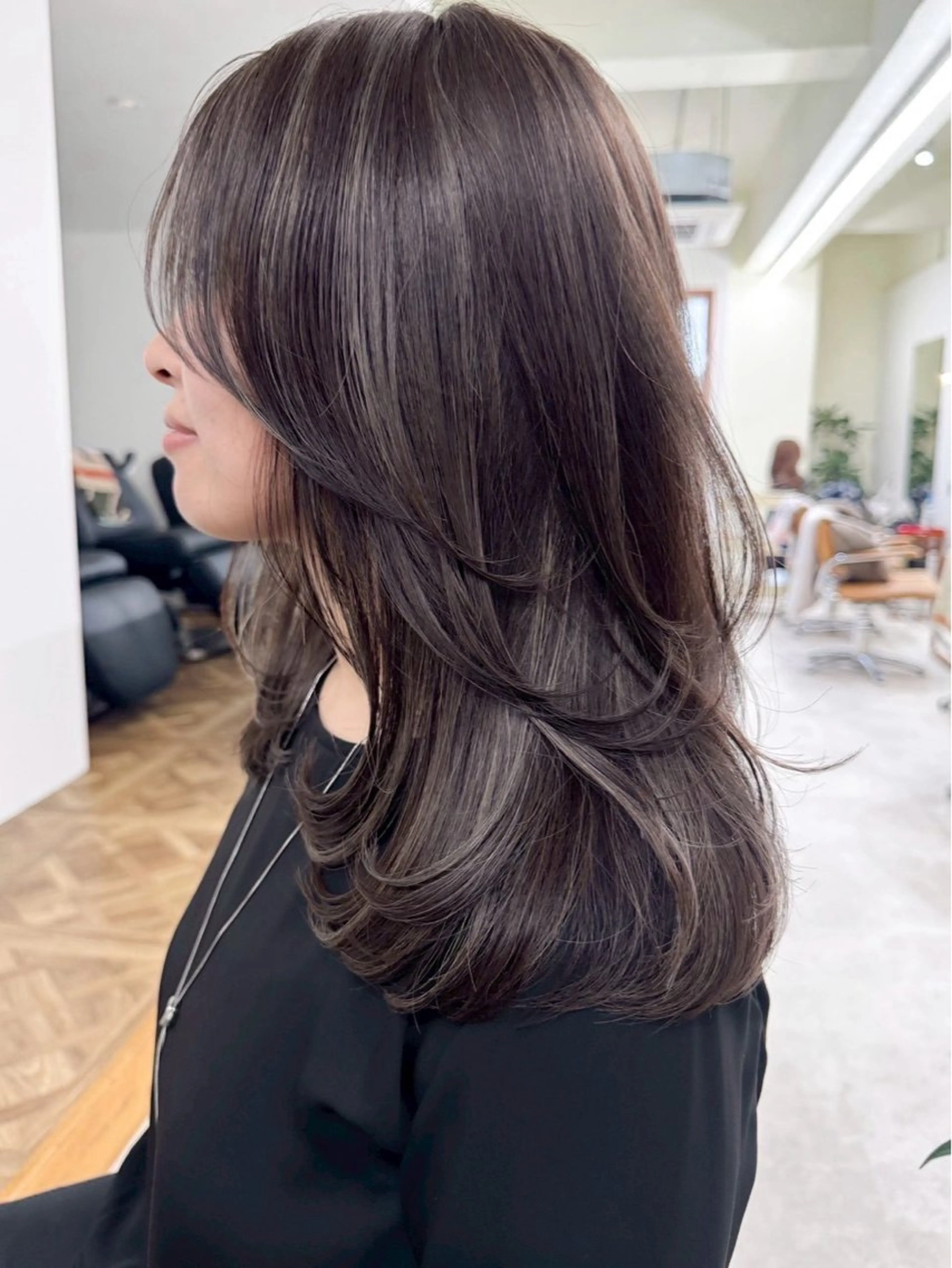 セミロング カラー カット ヘアカラー トリートメント 新實 ゆりあのヘアスタイル