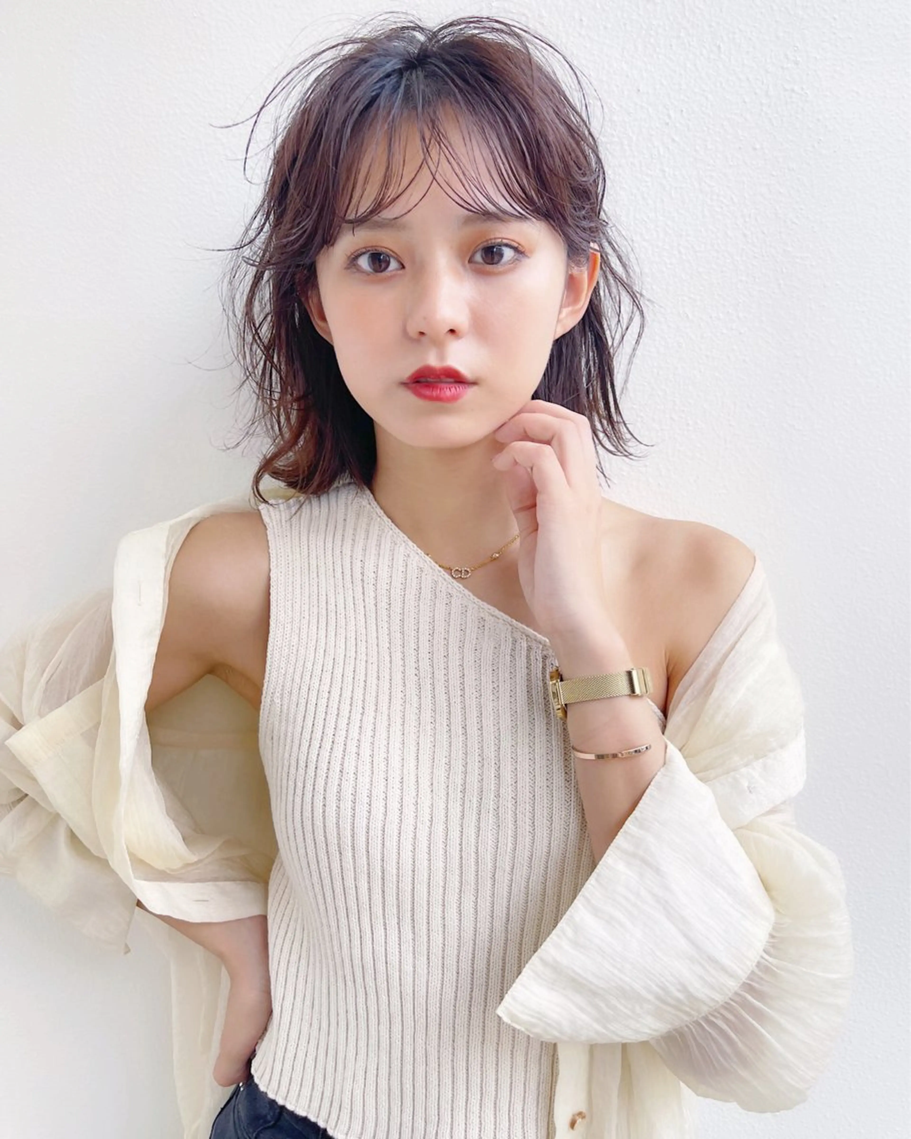 ミディアム カラー ミディアムレイヤー レイヤーカット カット ヘアカラー トリートメント AiM 大名　似合わせカットのヘアスタイル