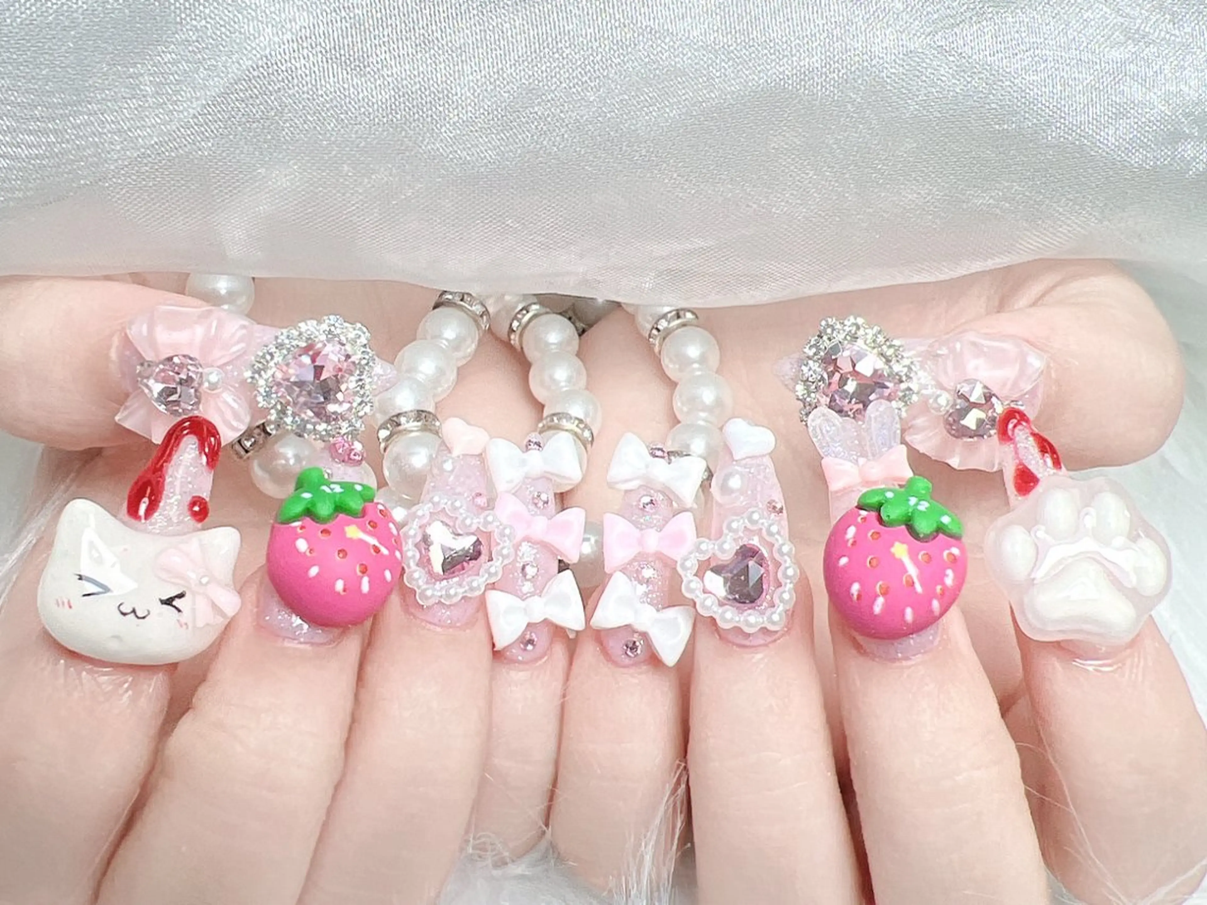 ネイル 成人式 ジェルネイル ロングネイル マグネットネイル ミディアムネイル ハンドネイル MoMoA Nail ネイル長さ出し専門店のネイルデザイン