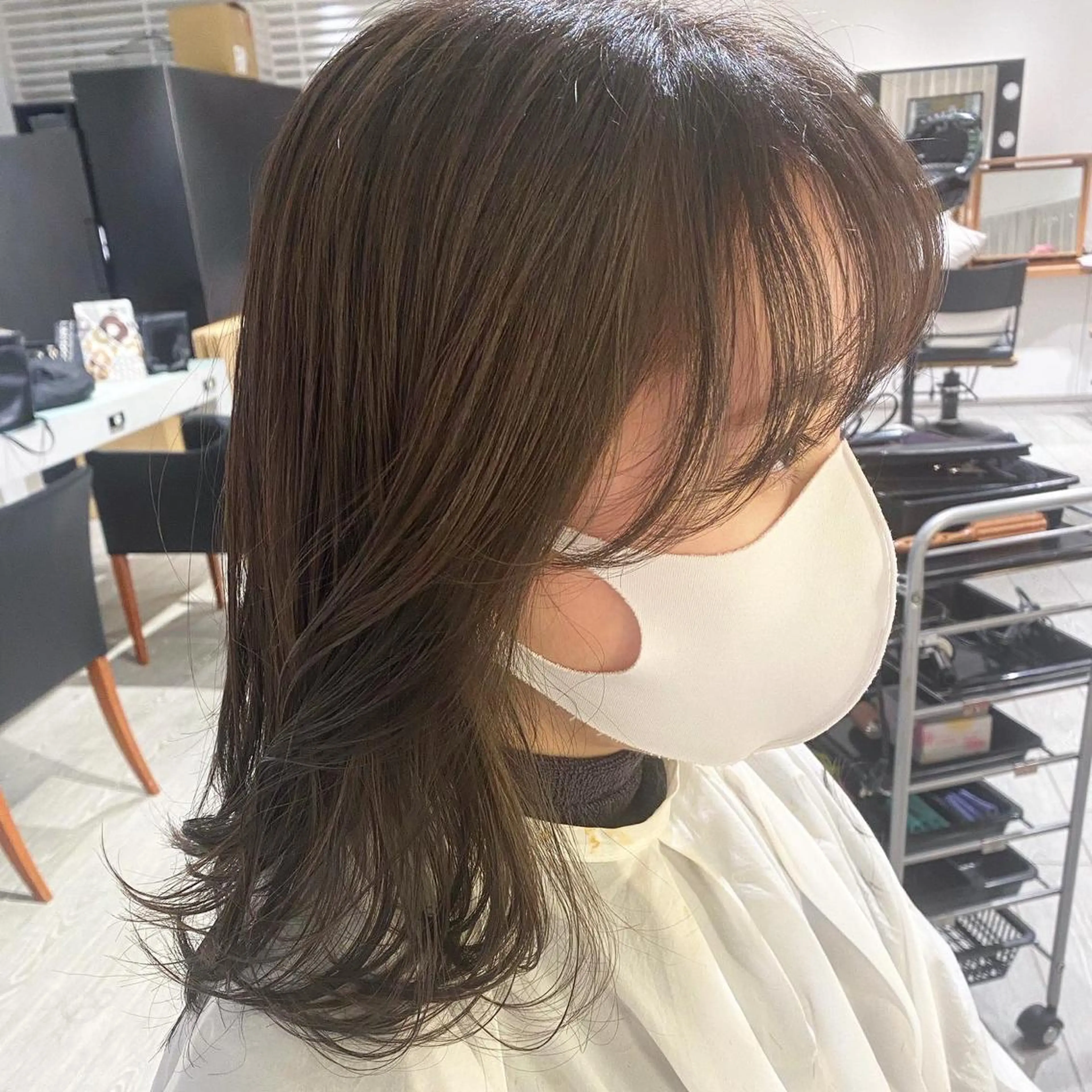 ミディアム shiori ﾍﾞｰｼﾞｭｶﾗｰのヘアスタイル