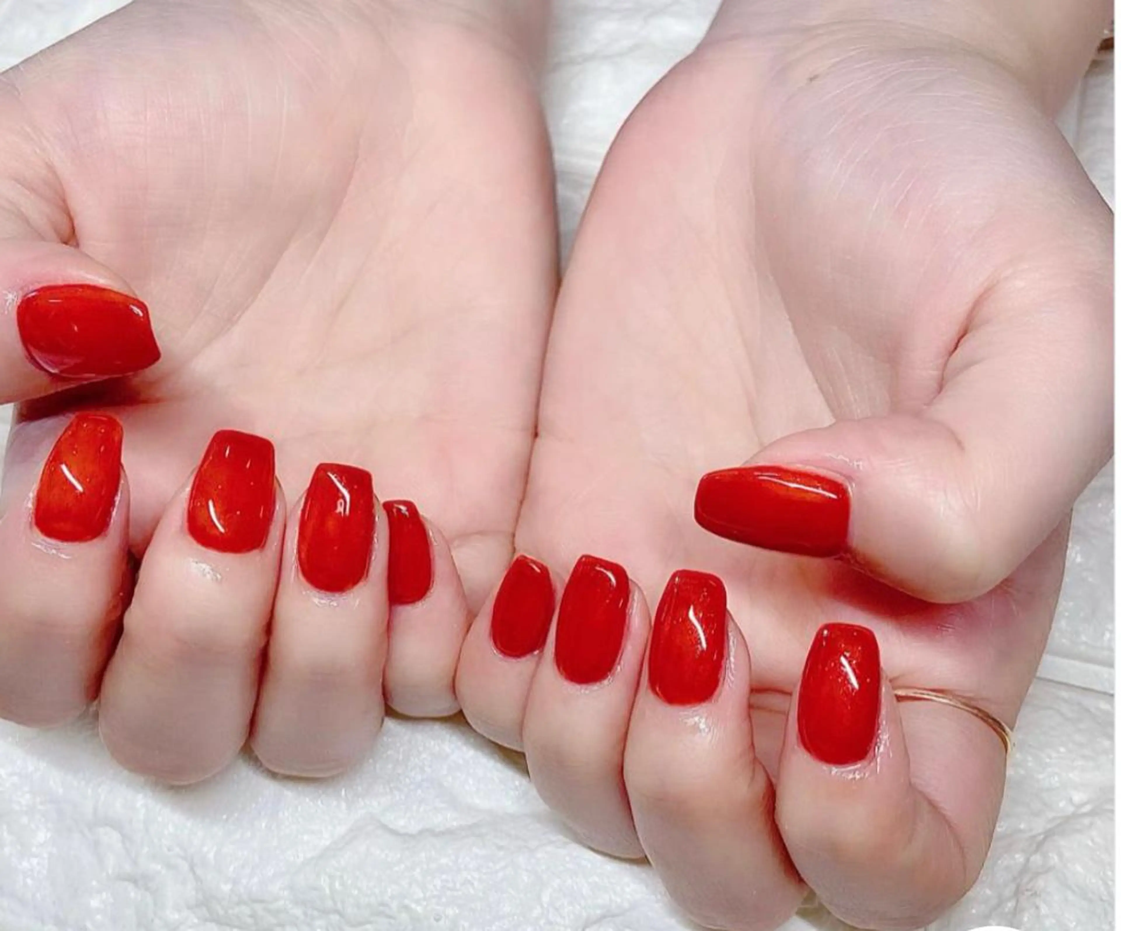 ネイル ワンカラーネイル 赤色 ハンドネイル toystage .nailのネイルデザイン