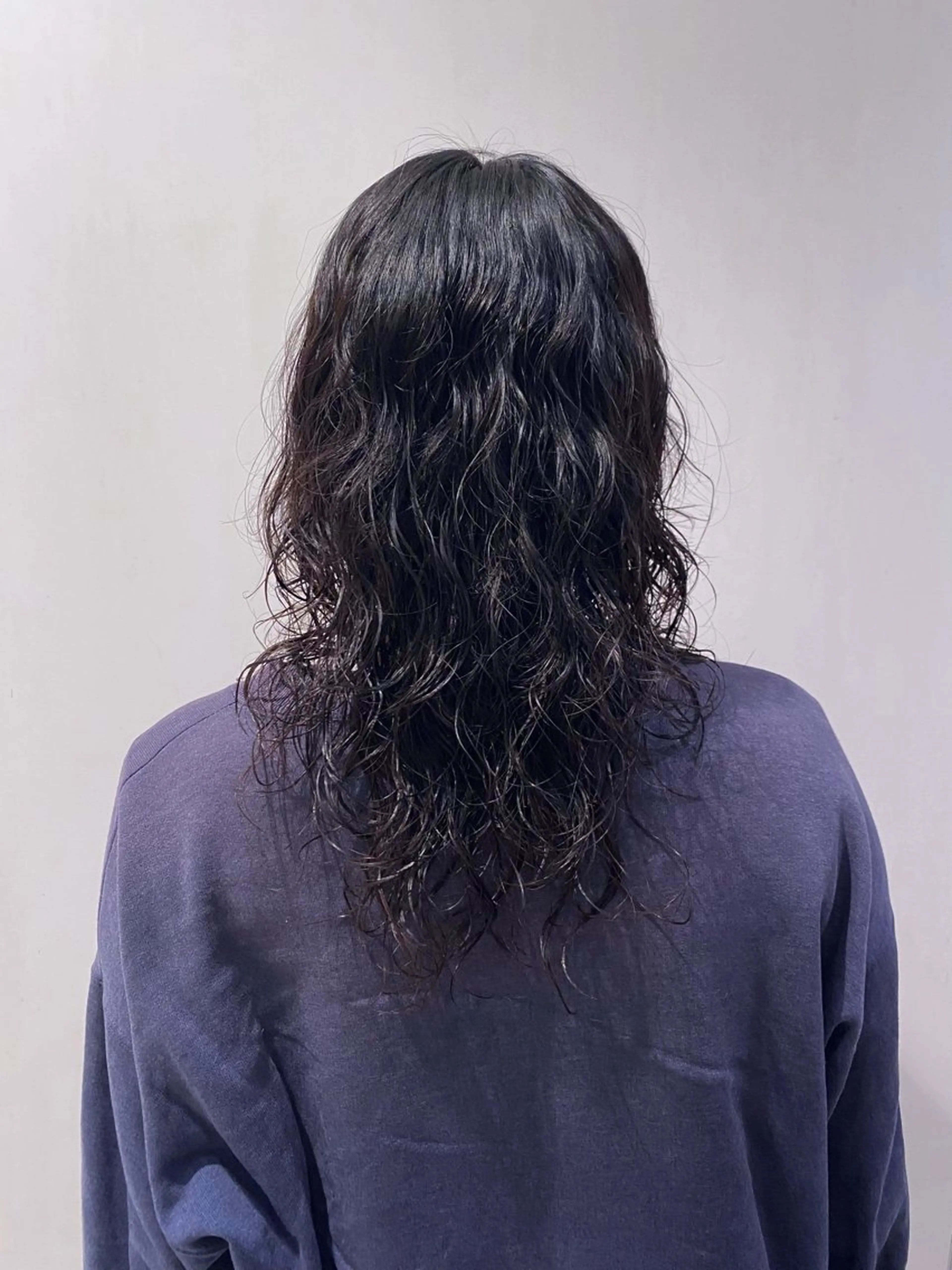 ミディアム パーマ ミディアムパーマ ウルフカット パーマ トリートメント stair : case 銀座店所属・stair:case 🌱Fuka🌱🦖のヘアスタイル