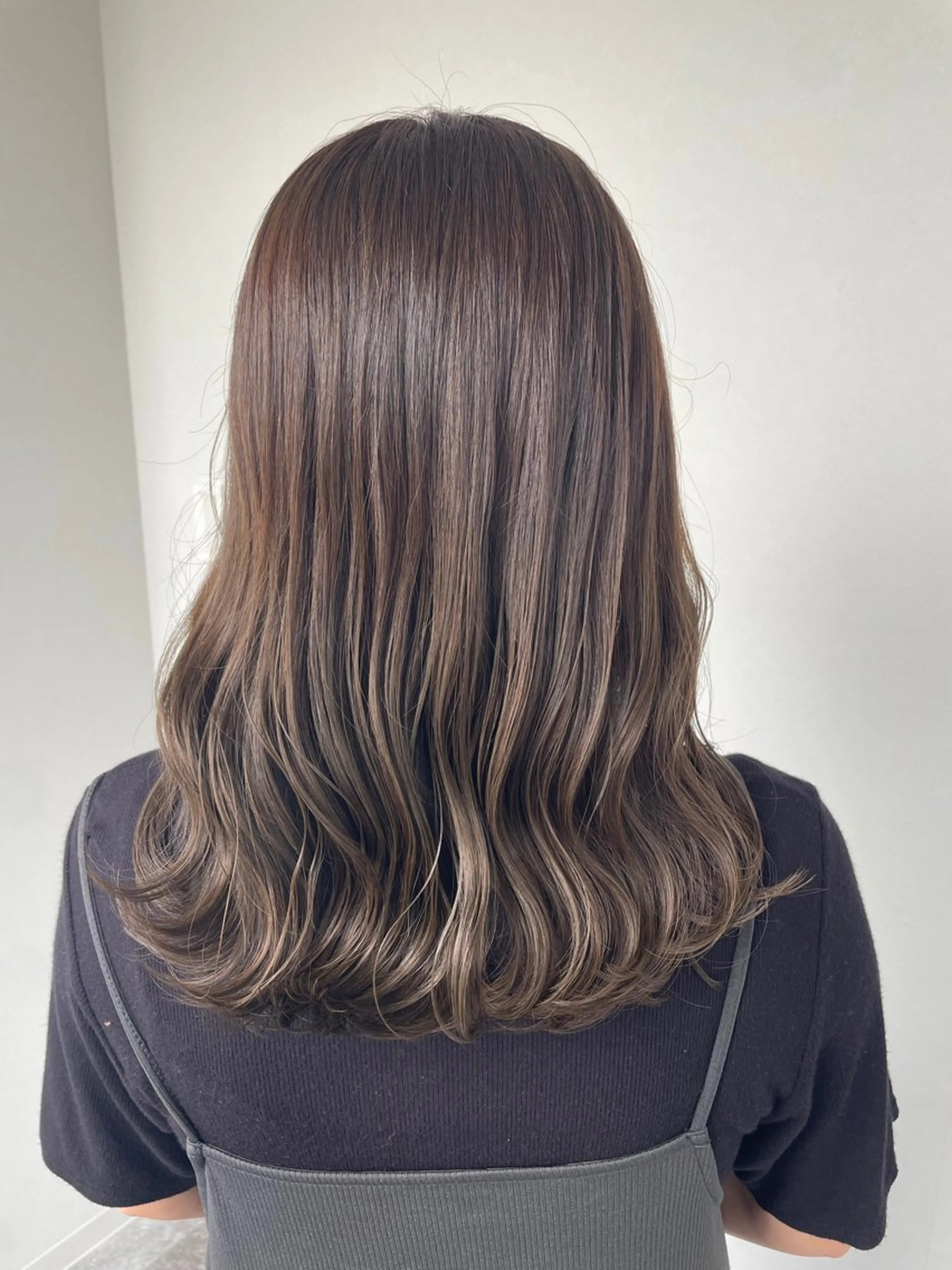 セミロング ヘアカラー 清友 柚希のヘアスタイル