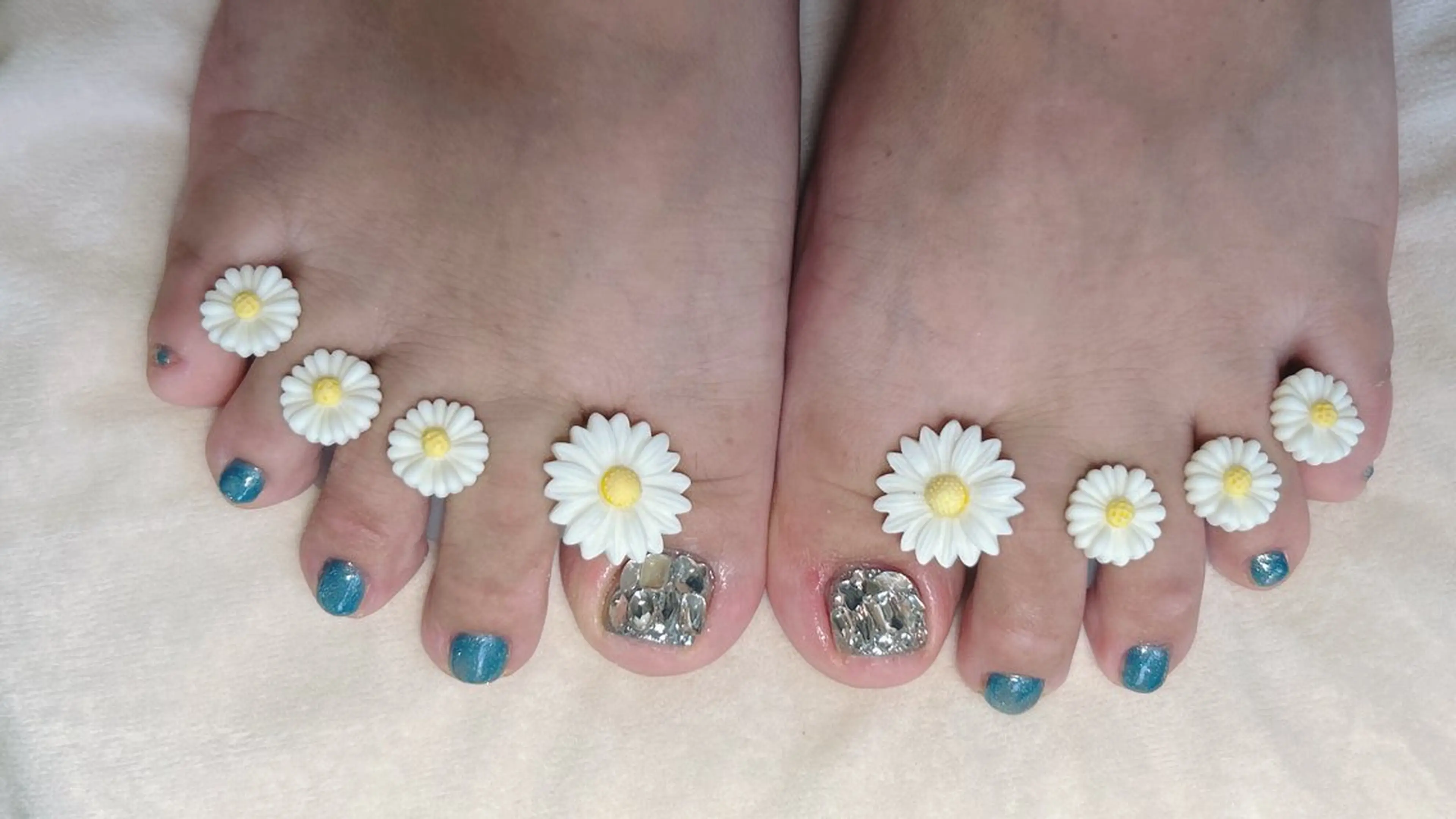 ネイル フットネイル U·Mi nail salon所属・U·MI 上野御徒町店のネイルデザイン