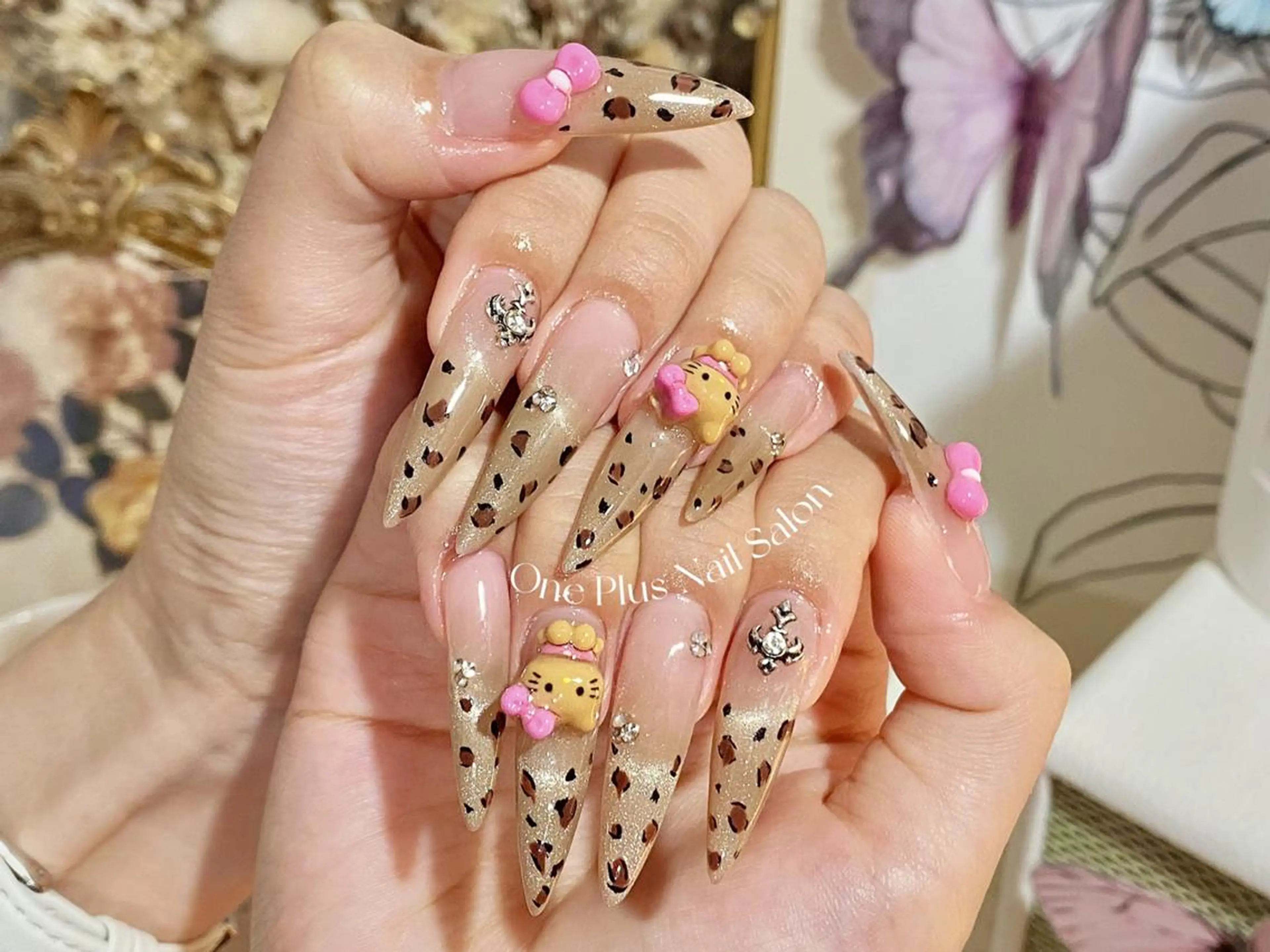 ネイル オーロラネイル 長さ出し フットネイル フレンチネイル ジェルネイル One Plus Nail Salonのネイルデザイン