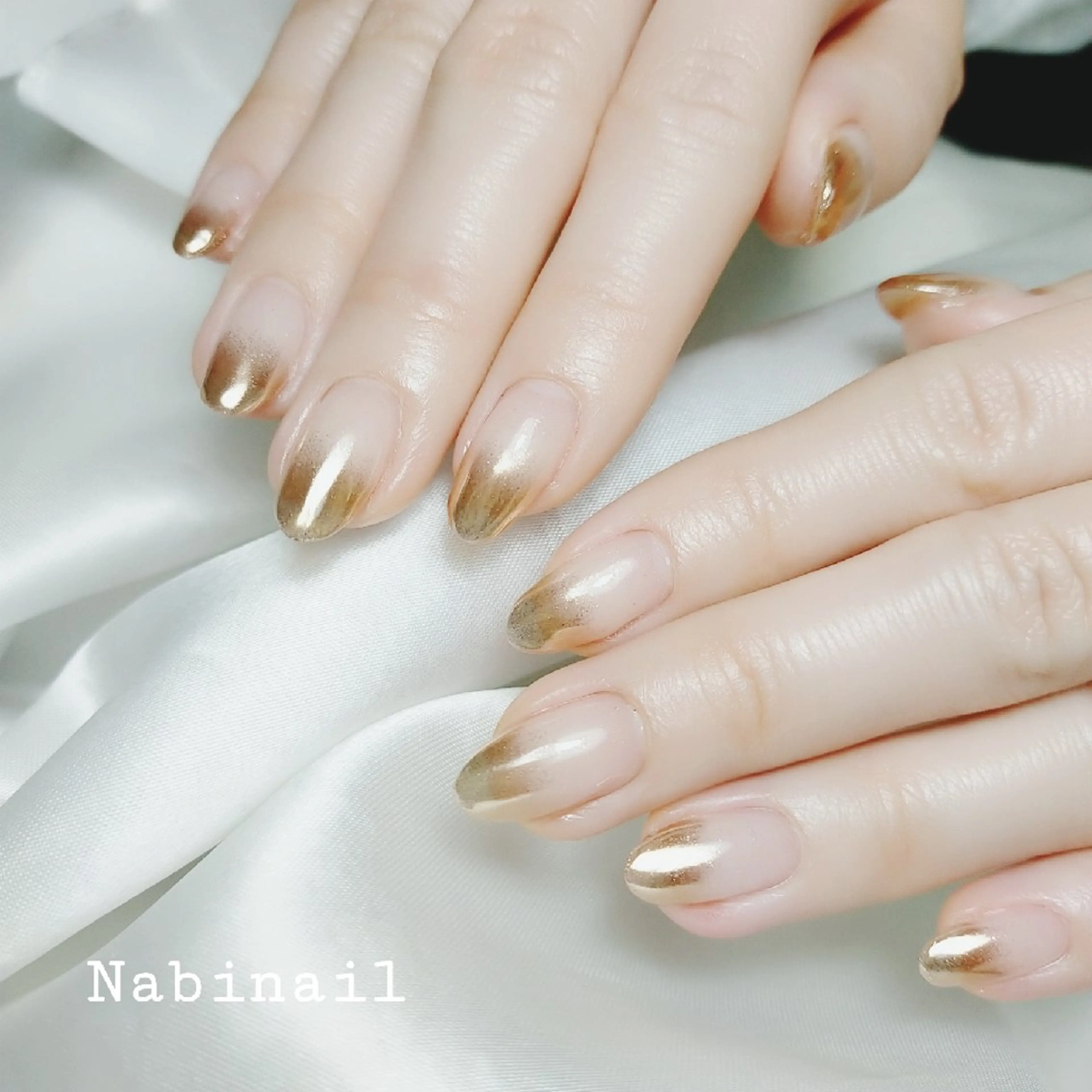 ネイル グラデーション ミラーネイル ハンドネイル 西日暮里 Nabinailのネイルデザイン