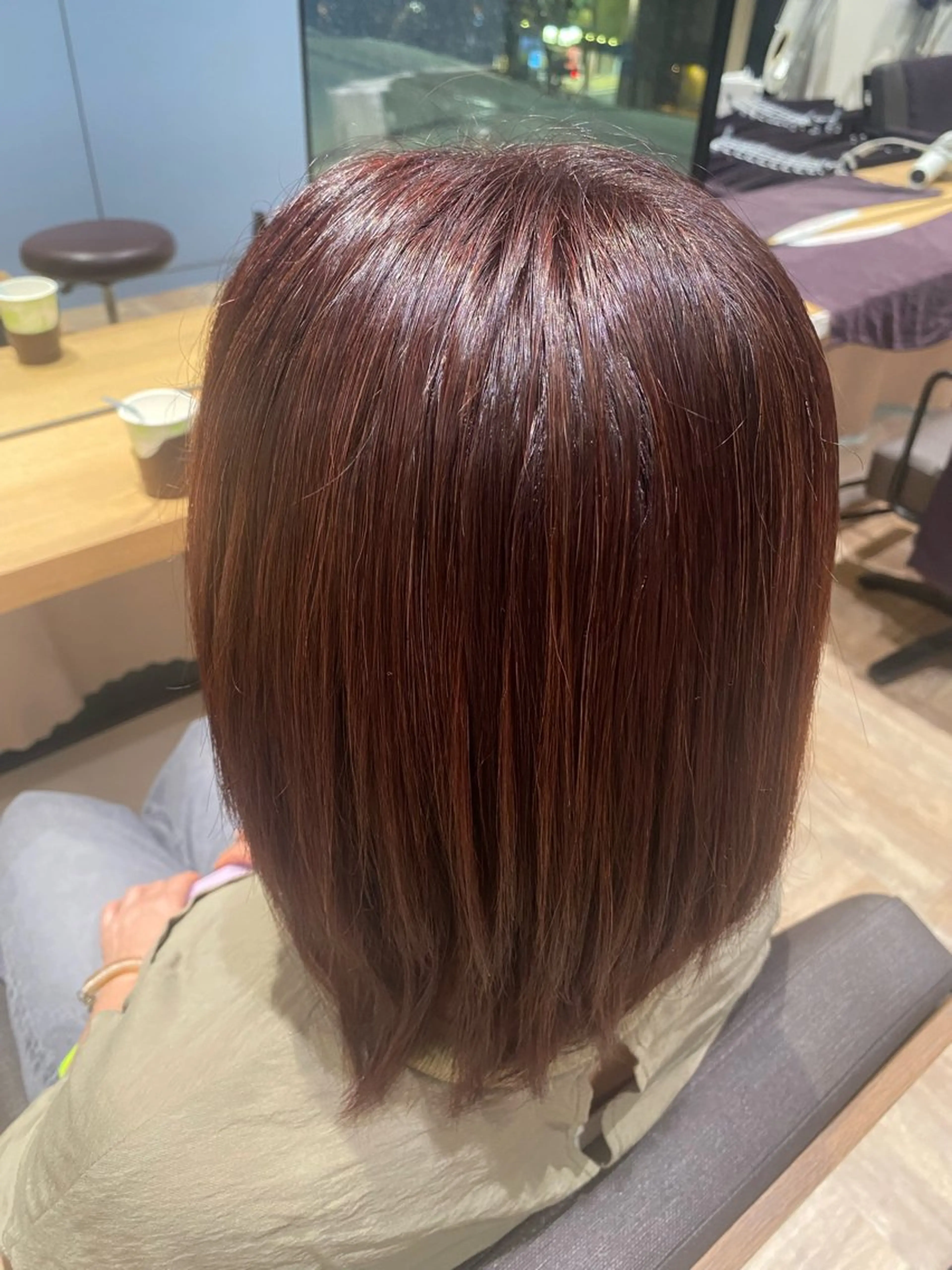 カラー 真鍋 姫奈のヘアスタイル