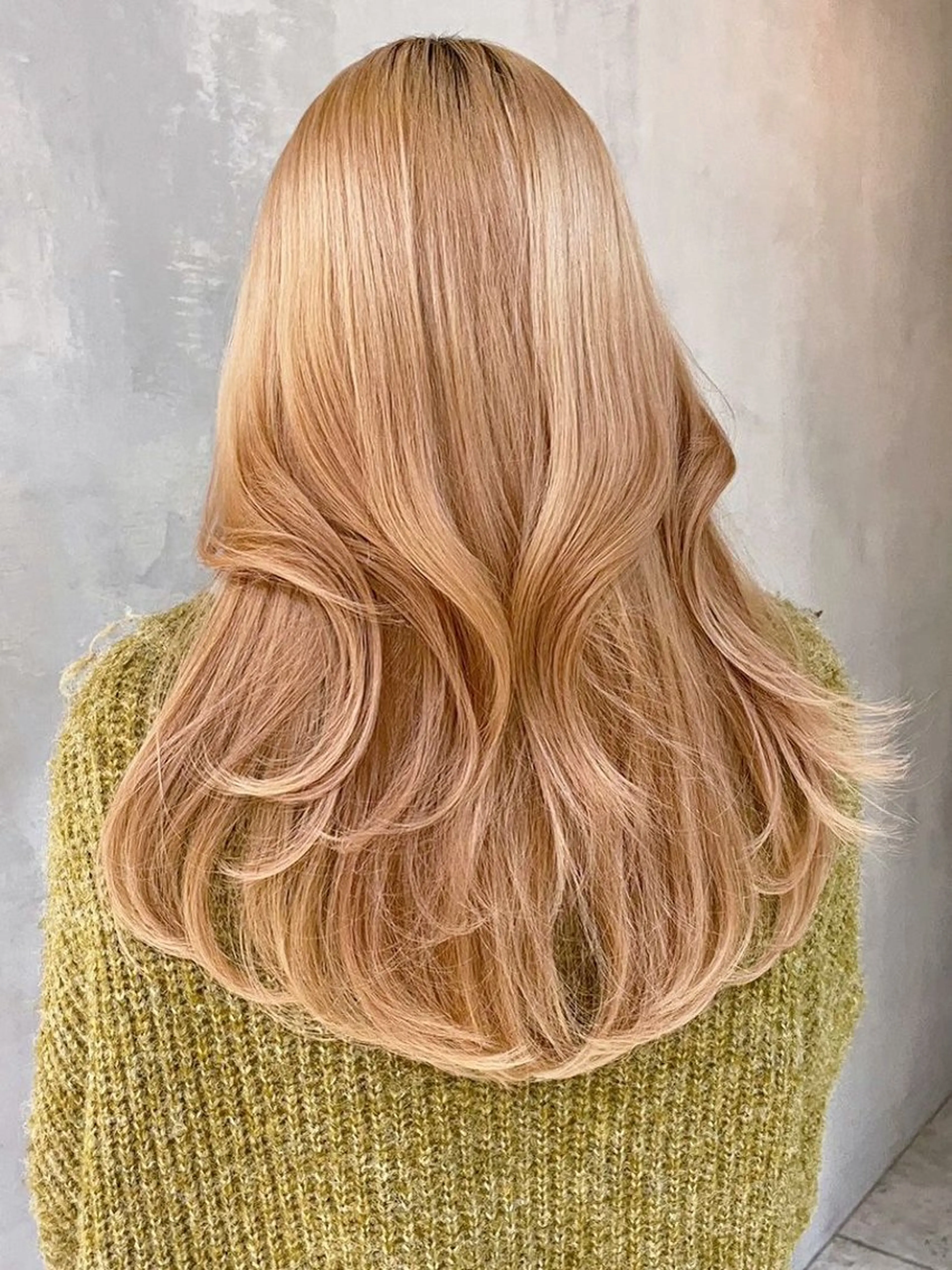 ⭐️初ブリーチの方おすすめクーポン⭐️+1breach/サロントリートメント付き/コテ巻き仕上げの写真