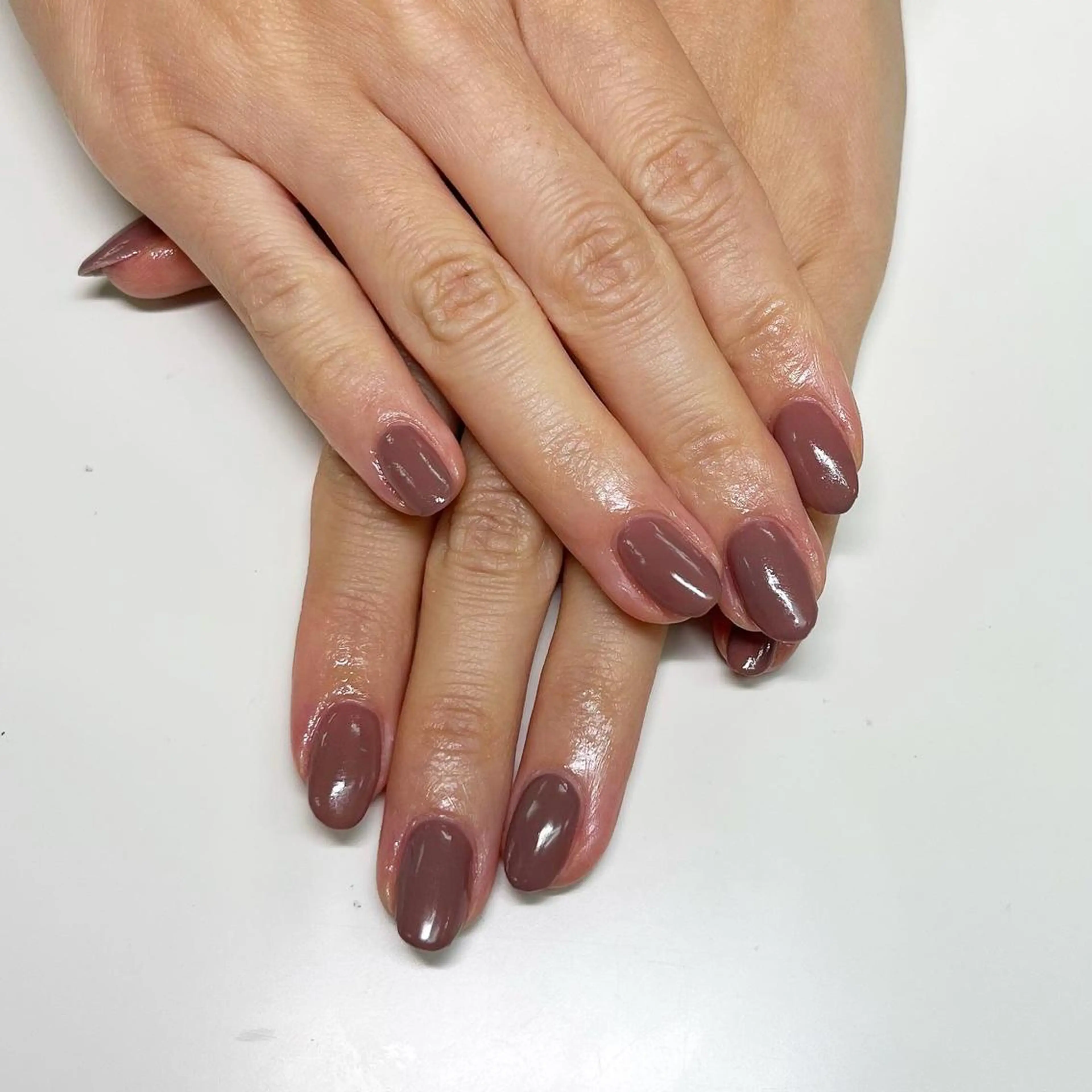 ネイル ブラウン ワンカラーネイル 🫧ナオ🫧 /韓国 ヘア/ マンツーマンのヘアスタイル