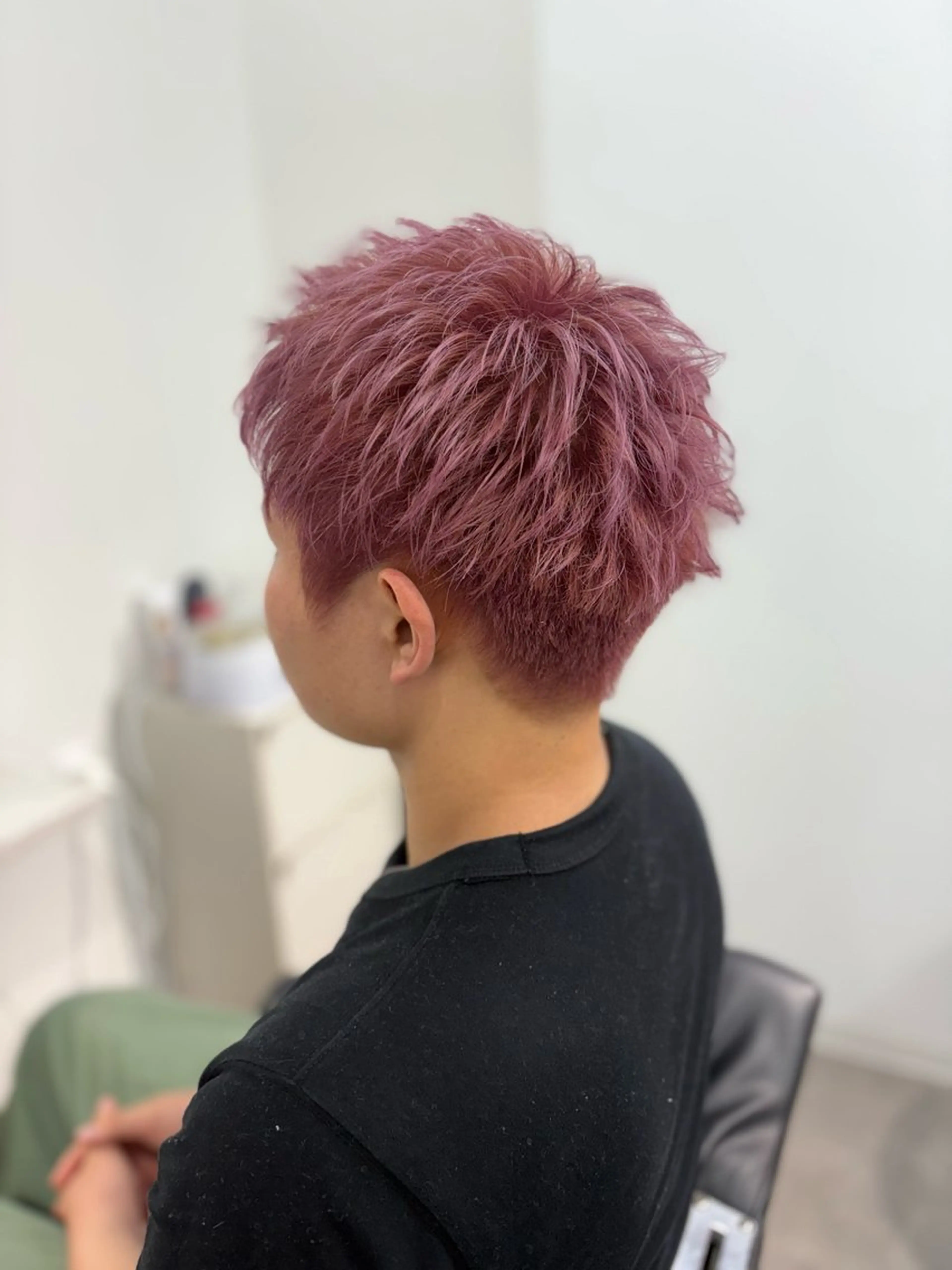 ショート カラー メンズ メンズブリーチ スパイキーショート ブリーチ ピンクカラー ショートヘア ヘアカラー CHELSEA  梅田所属・OKADA/メンズ /カット/眉/縮毛のヘアスタイル