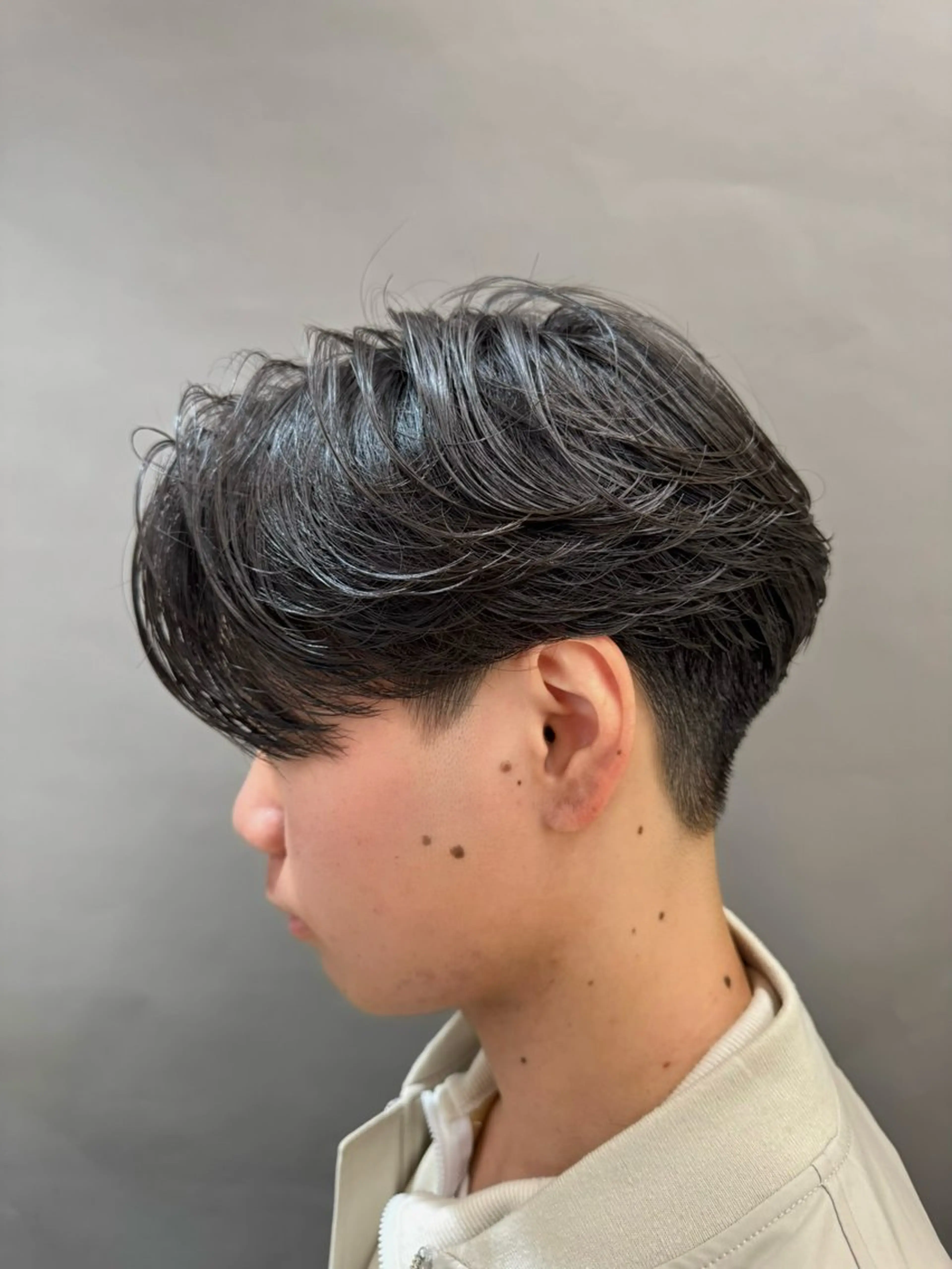 ショート パーマ メンズ センターパート メンズパーマ ニュアンスパーマ 横浜/レイヤー/ カネコのヘアスタイル
