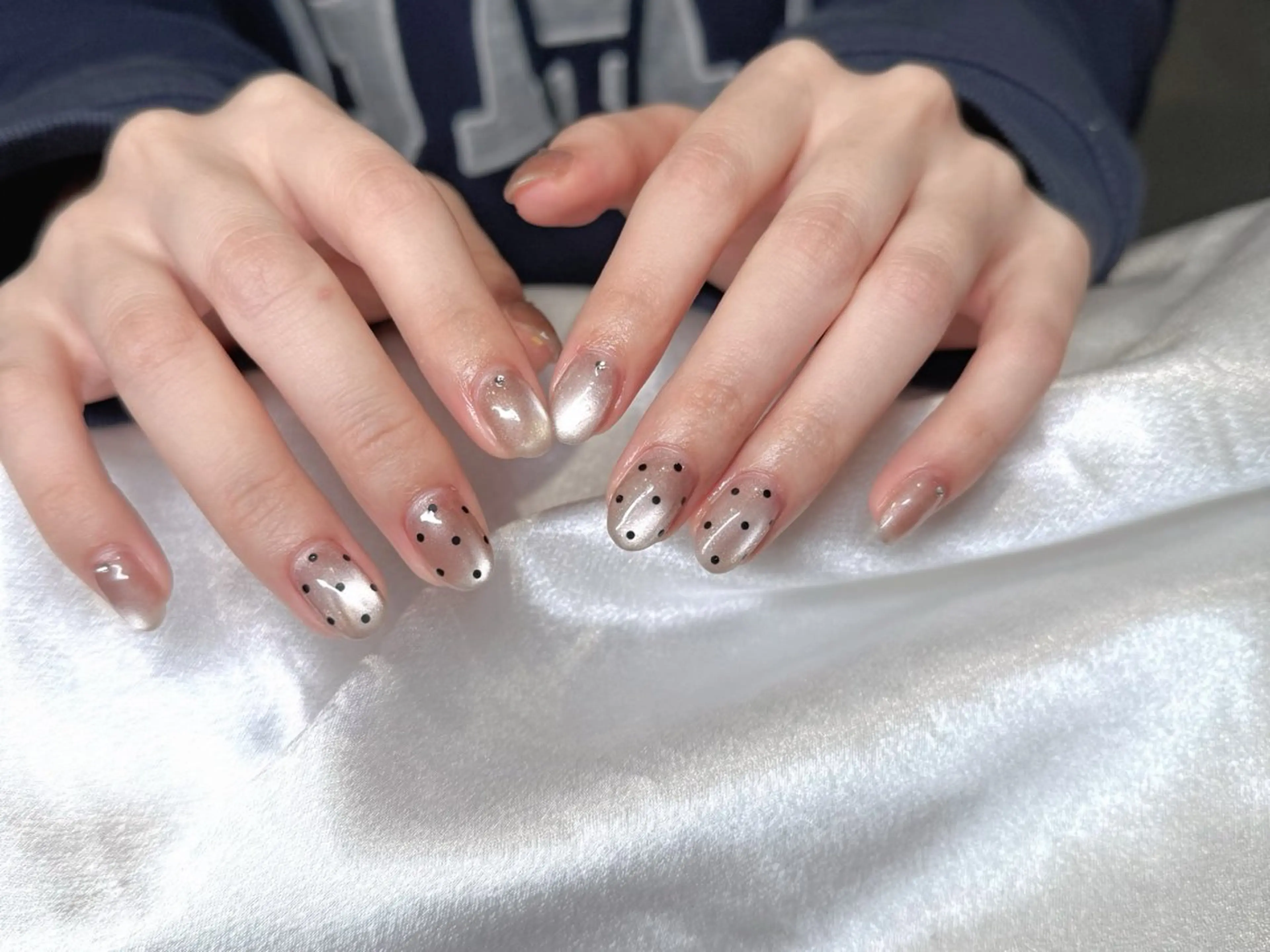 ネイル マグネットネイル ハンドネイル mau🩵nail 堺筋本町｜心斎橋のネイルデザイン