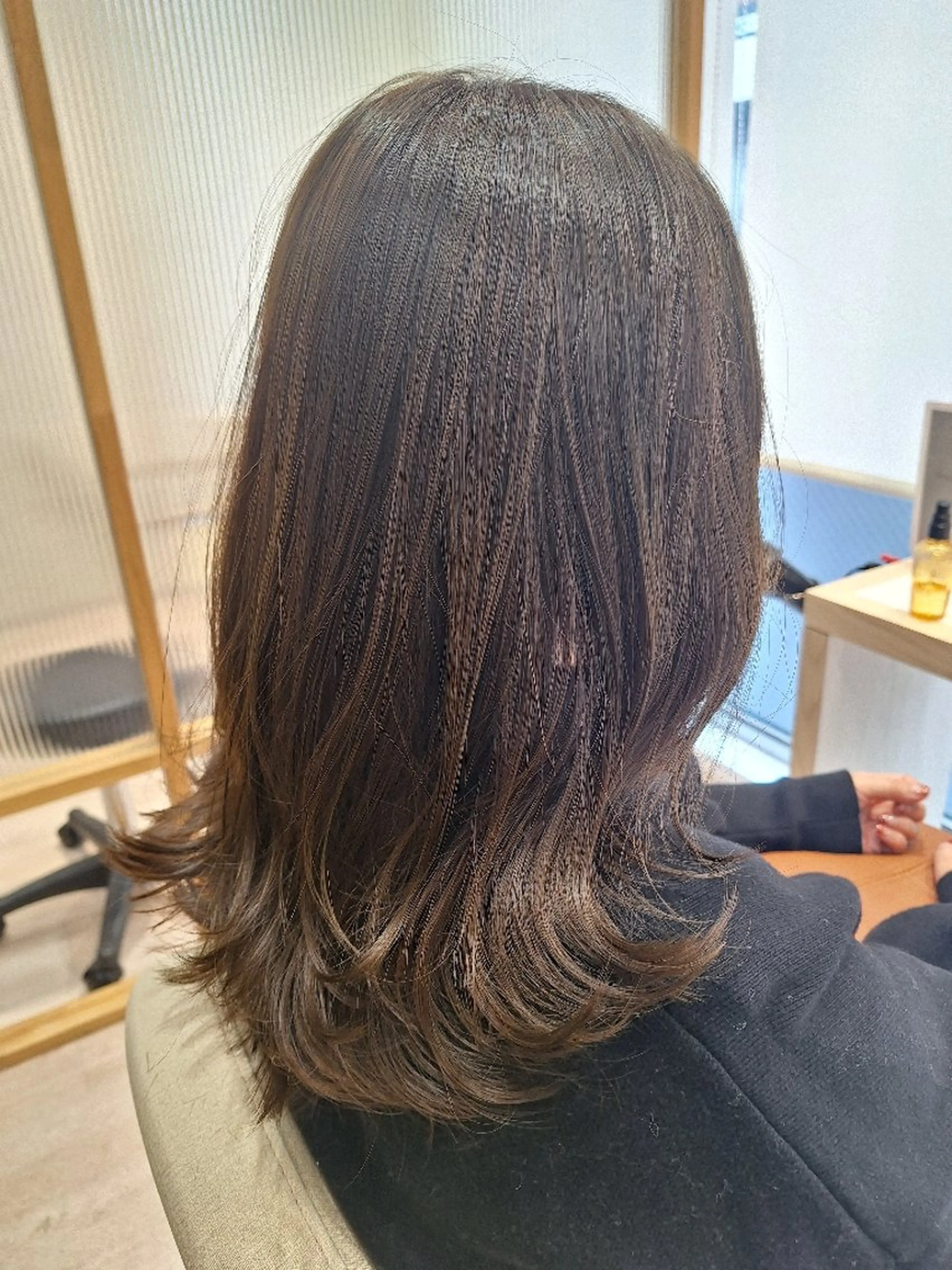 セミロング カット ヘアカラー トリートメント 山田 一貴のヘアスタイル