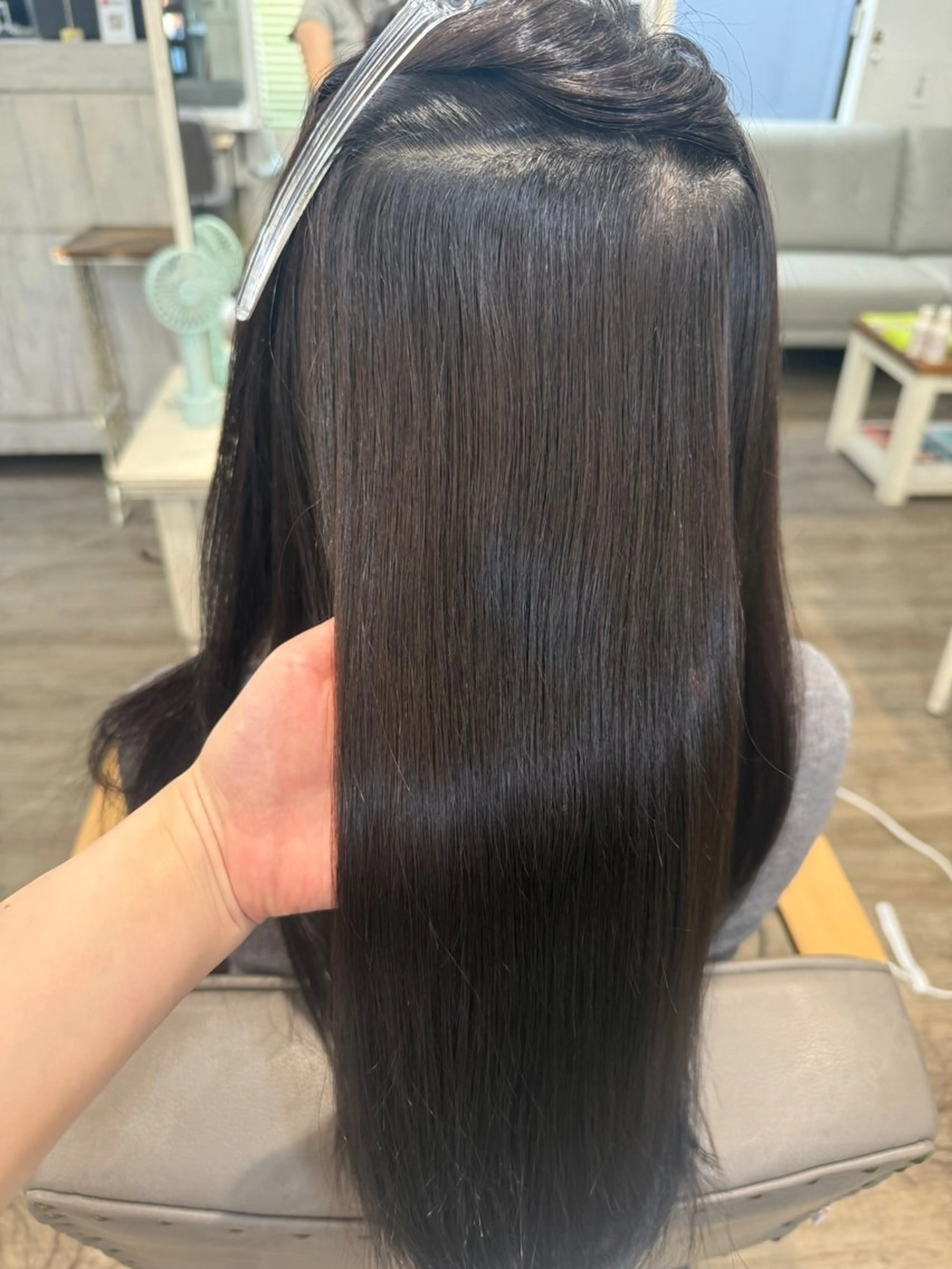 ロング 縮毛矯正 Rinka/レイヤー /透明感カラーのヘアスタイル