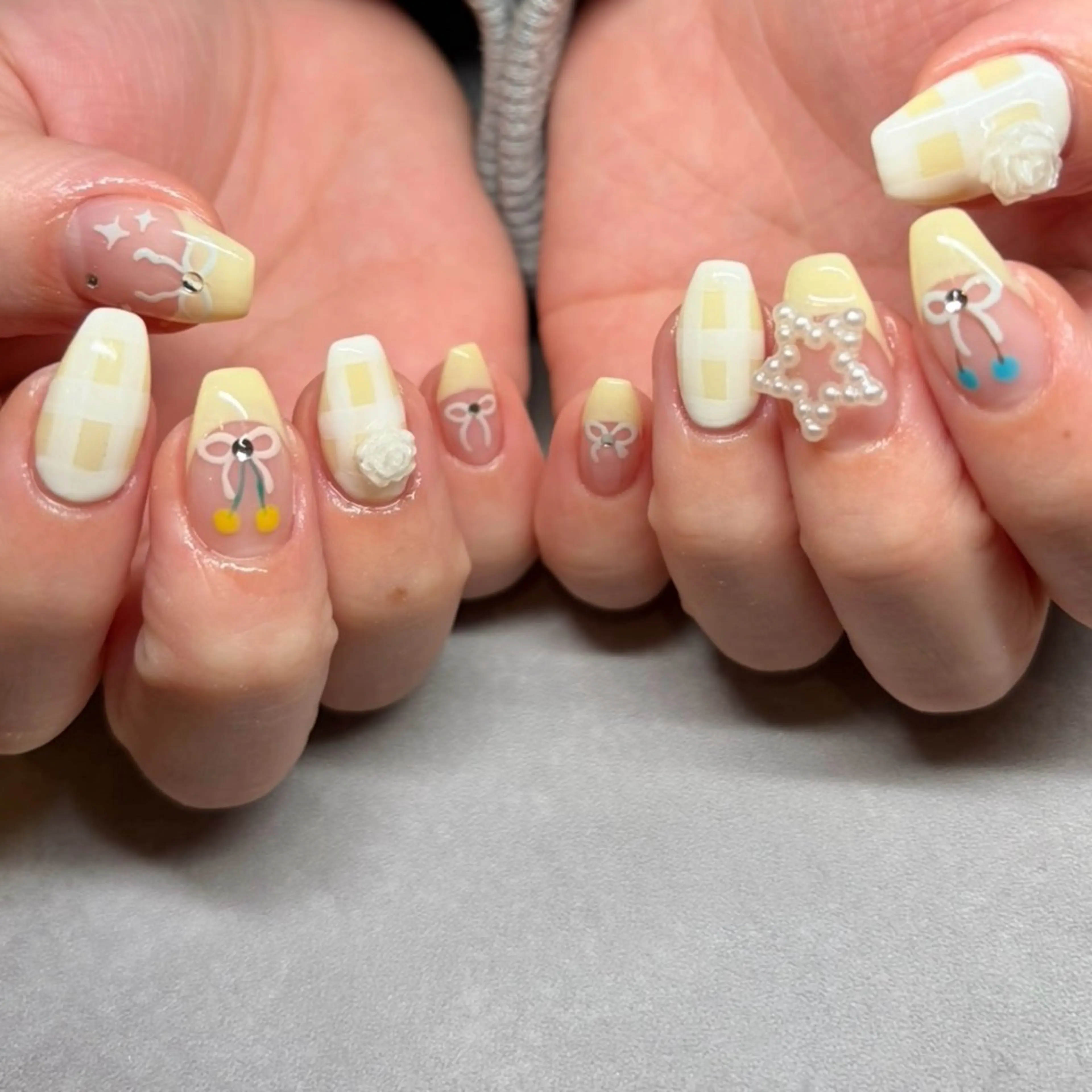 ネイル YUKO🩶 sofa立川のネイルデザイン