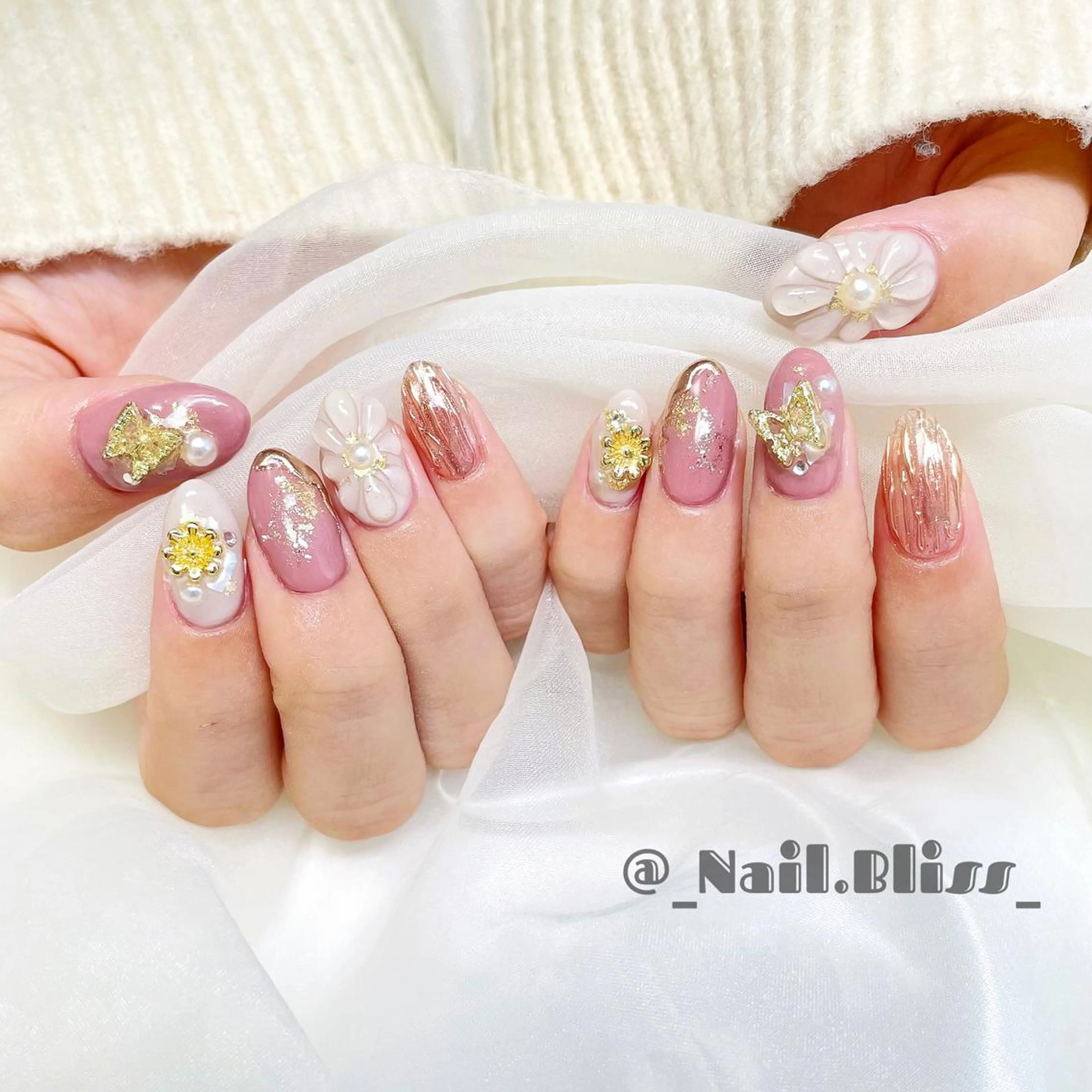 ネイル ガーリー ハンドネイル NAIL BLISSのネイルデザイン
