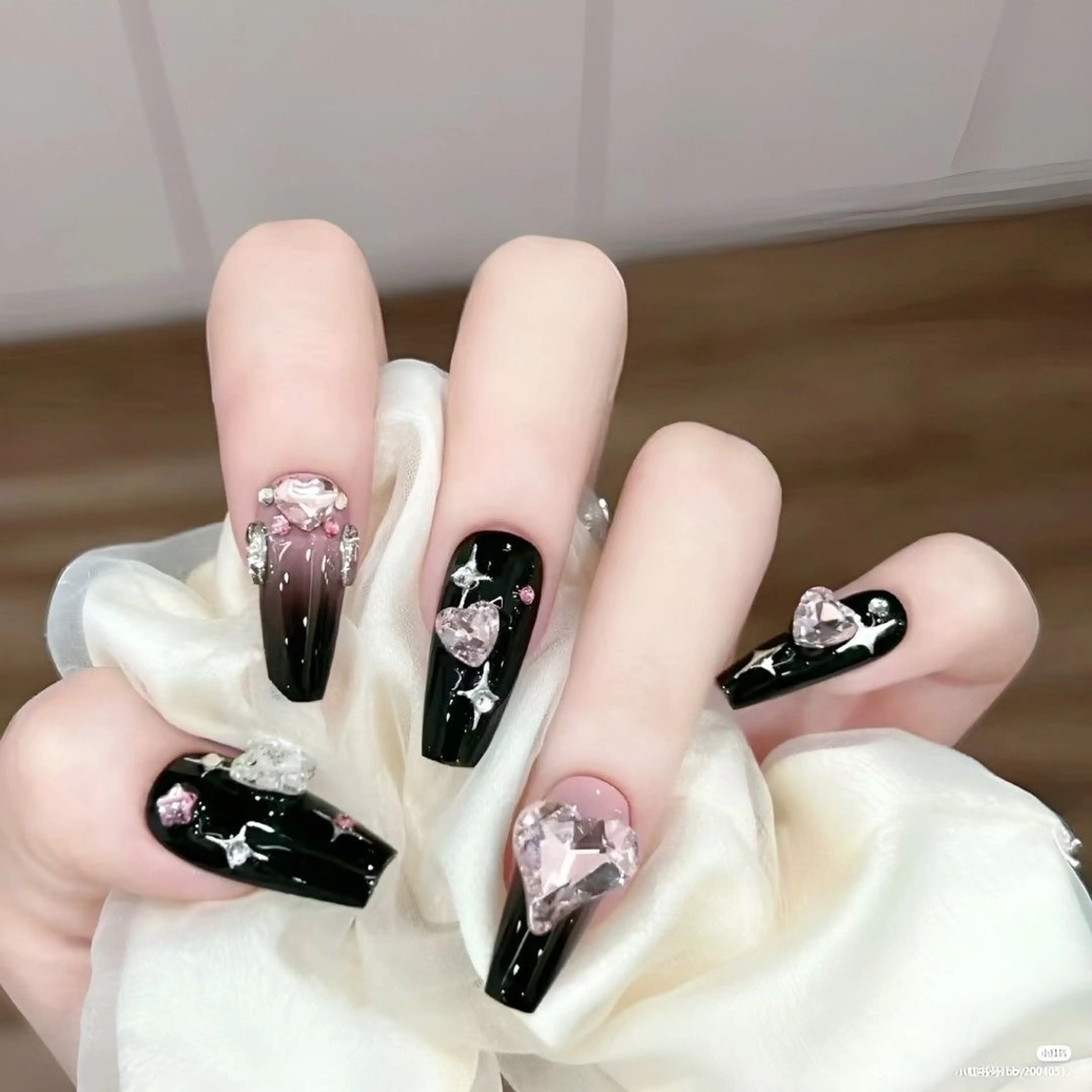 ネイル アートネイル 長さ出し ジェルネイル マグネットネイル ニュアンスネイル Kanao_ CloudyChanのネイルデザイン