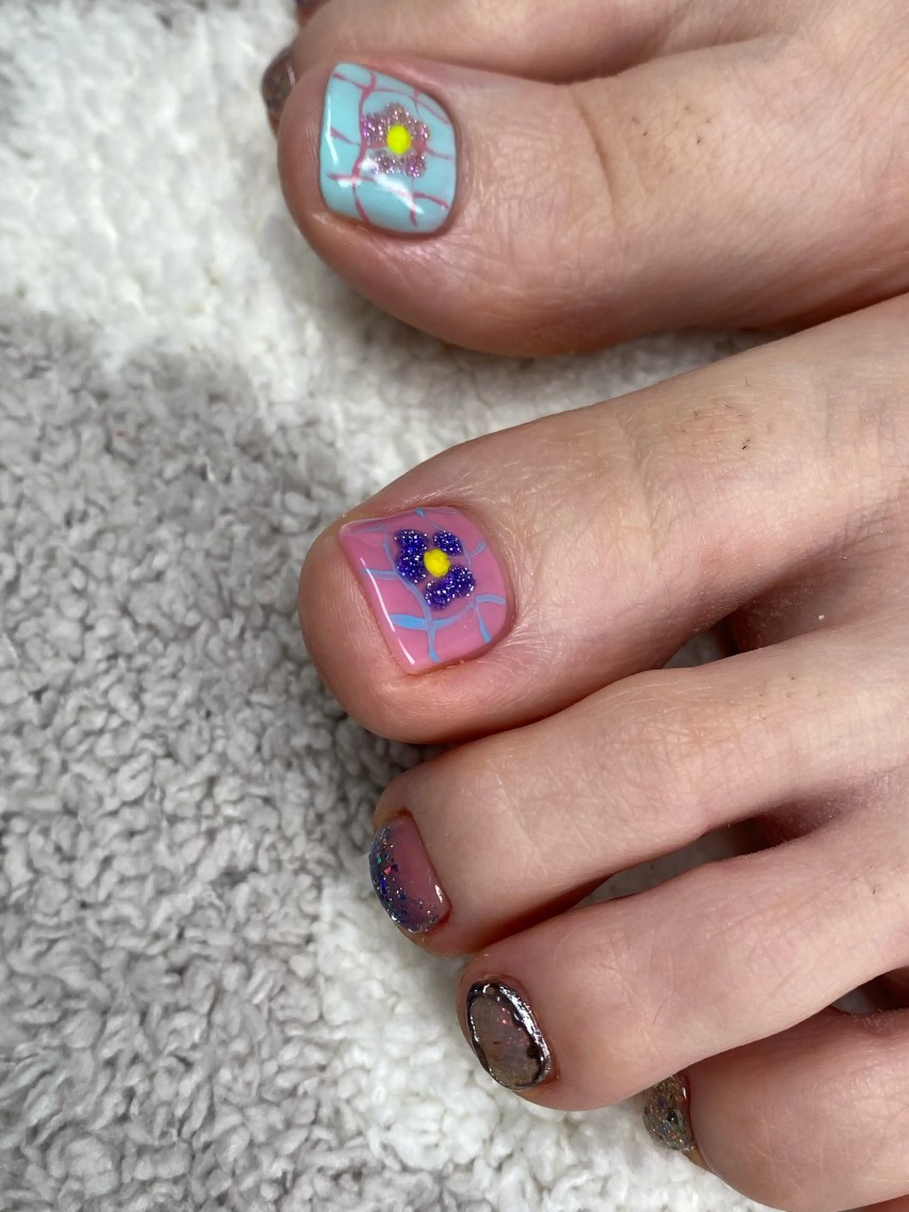 ネイル フットネイル ニュアンスネイル MIKA 🍊のネイルデザイン