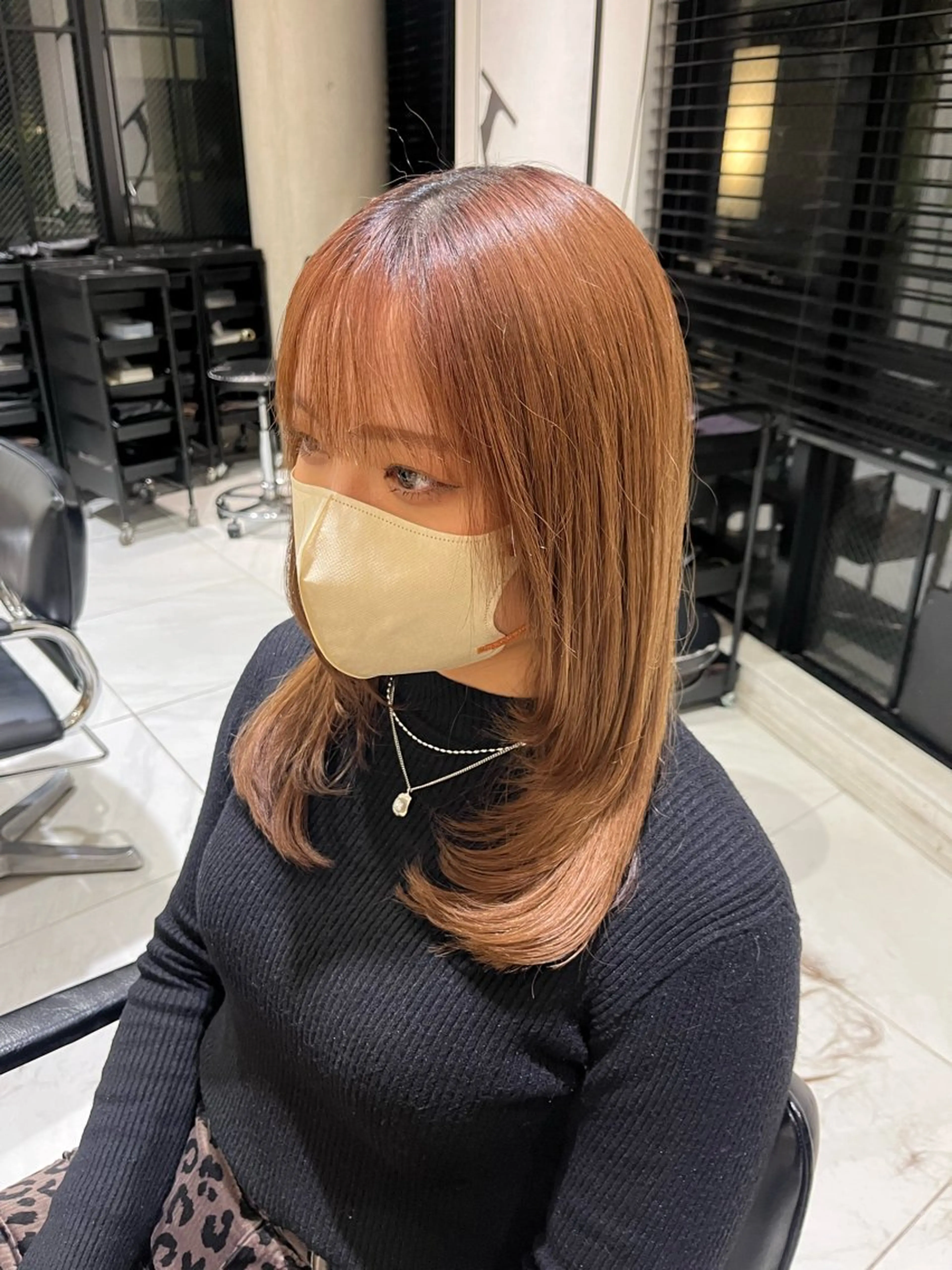 セミロング レイヤーカット ナミ🩶暗髪/暖色 ❤️/透明感/縮毛のヘアスタイル