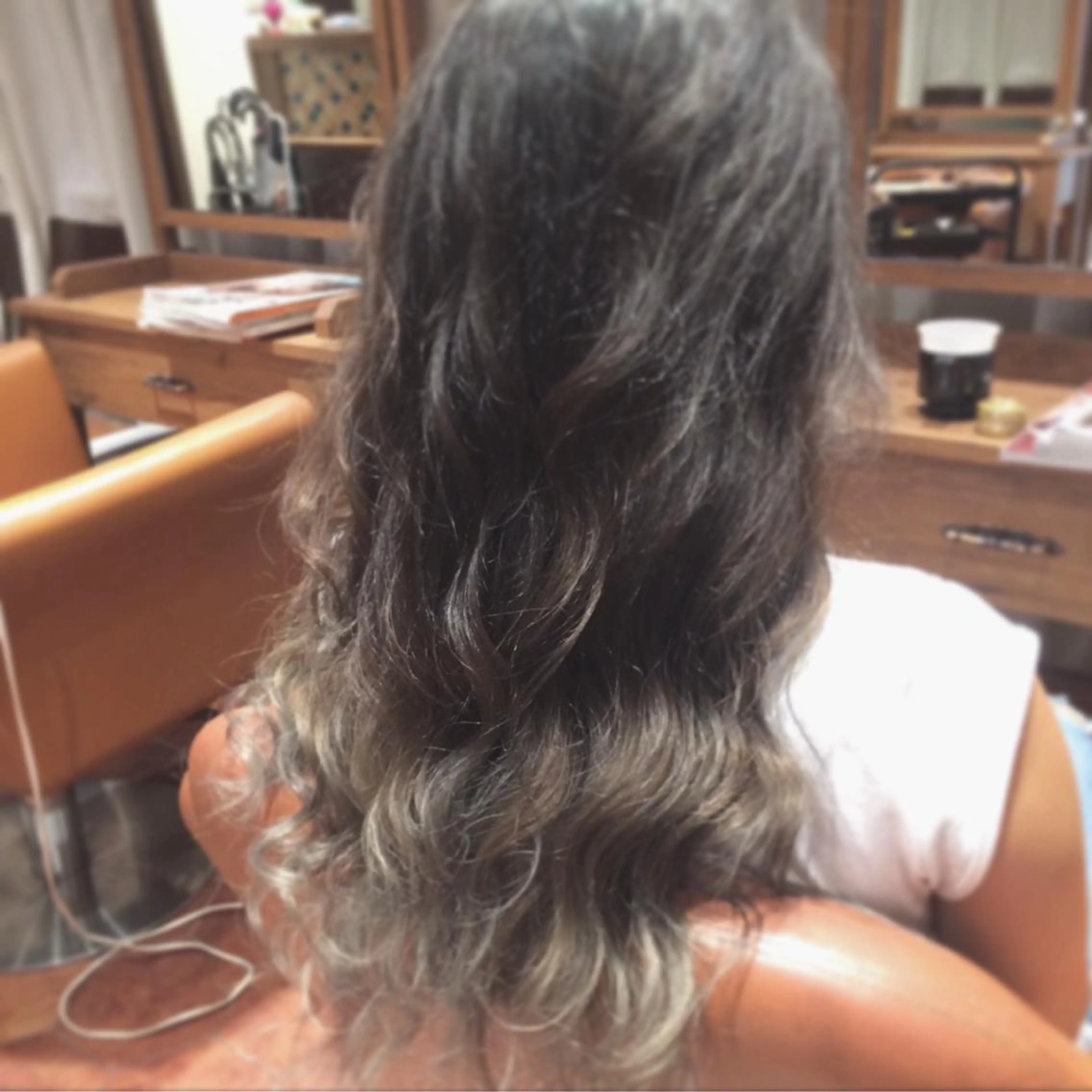 ロング カラー ヘアアレンジ アッシュ アッシュグレー アッシュグレージュ グラデーションカラー グレージュ kazufumi ..のヘアスタイル