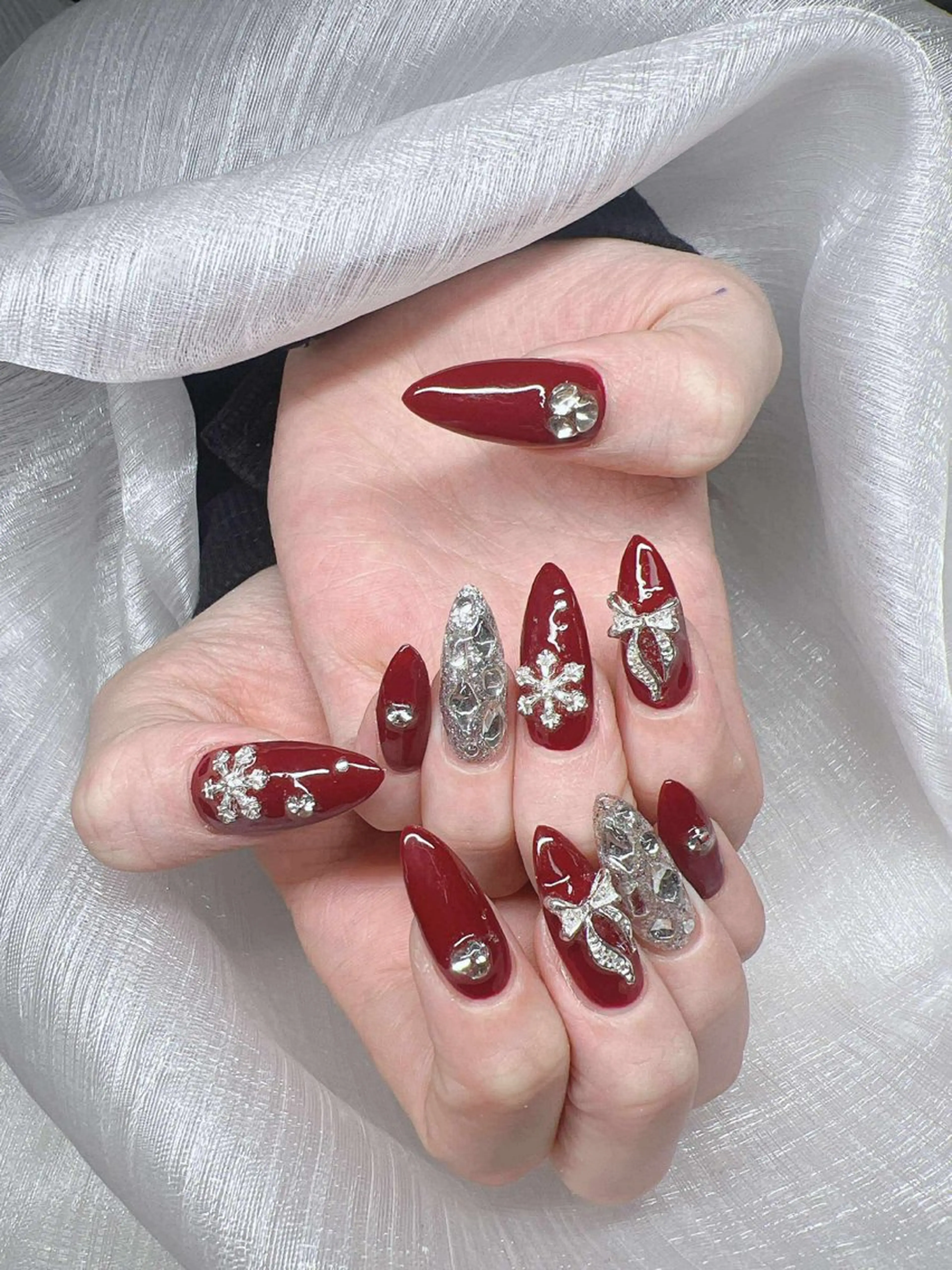 ネイル 長さ出し グラデーション 卒業式 キラキラネイル マグネットネイル ハンドネイル Lee Nailsのネイルデザイン