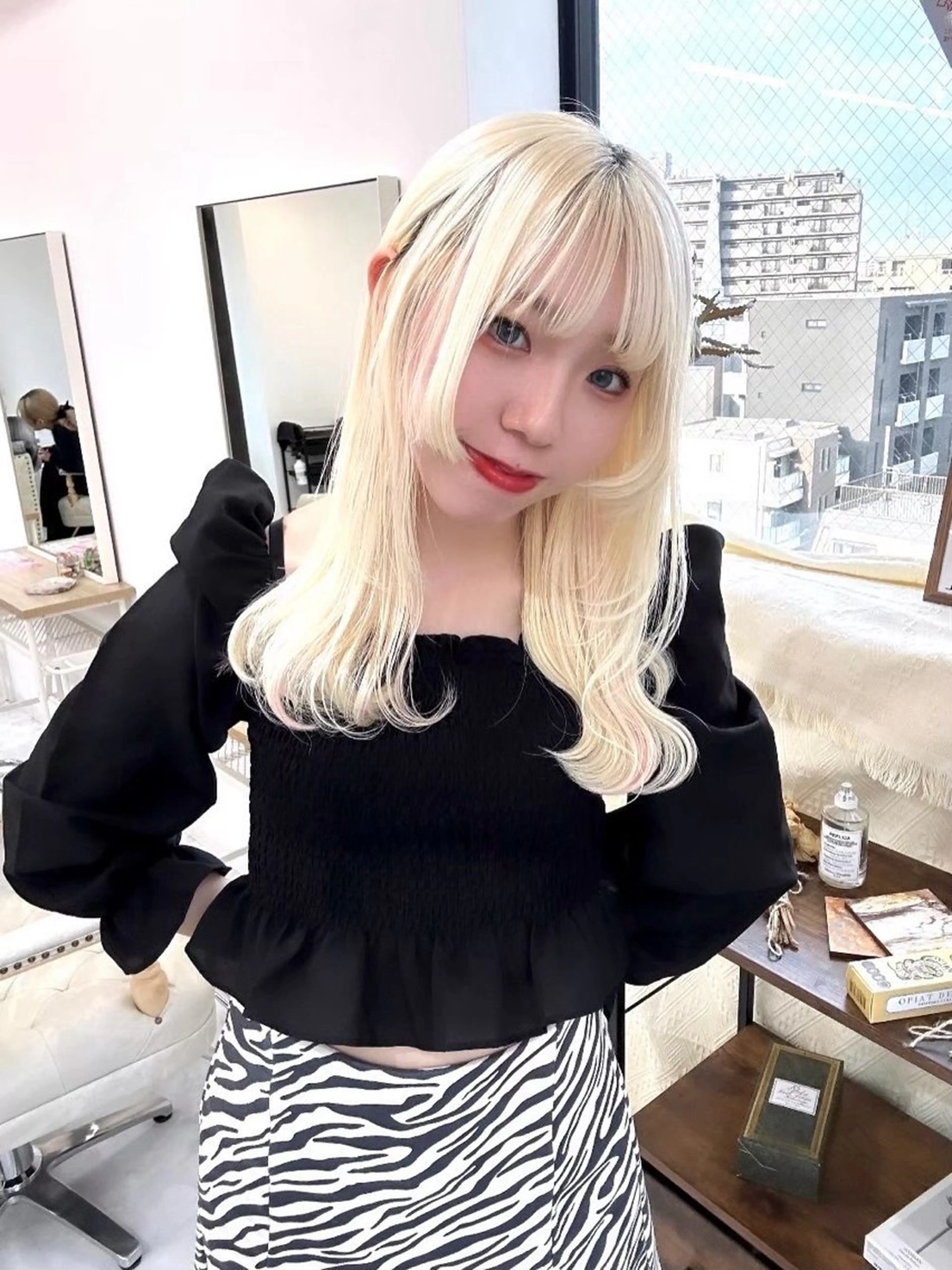 セミロング カラー ヘアアレンジ ヘアカラー トリートメント ヘアセット 🩶【推しハイトーン 】yuzu🩶のヘアスタイル