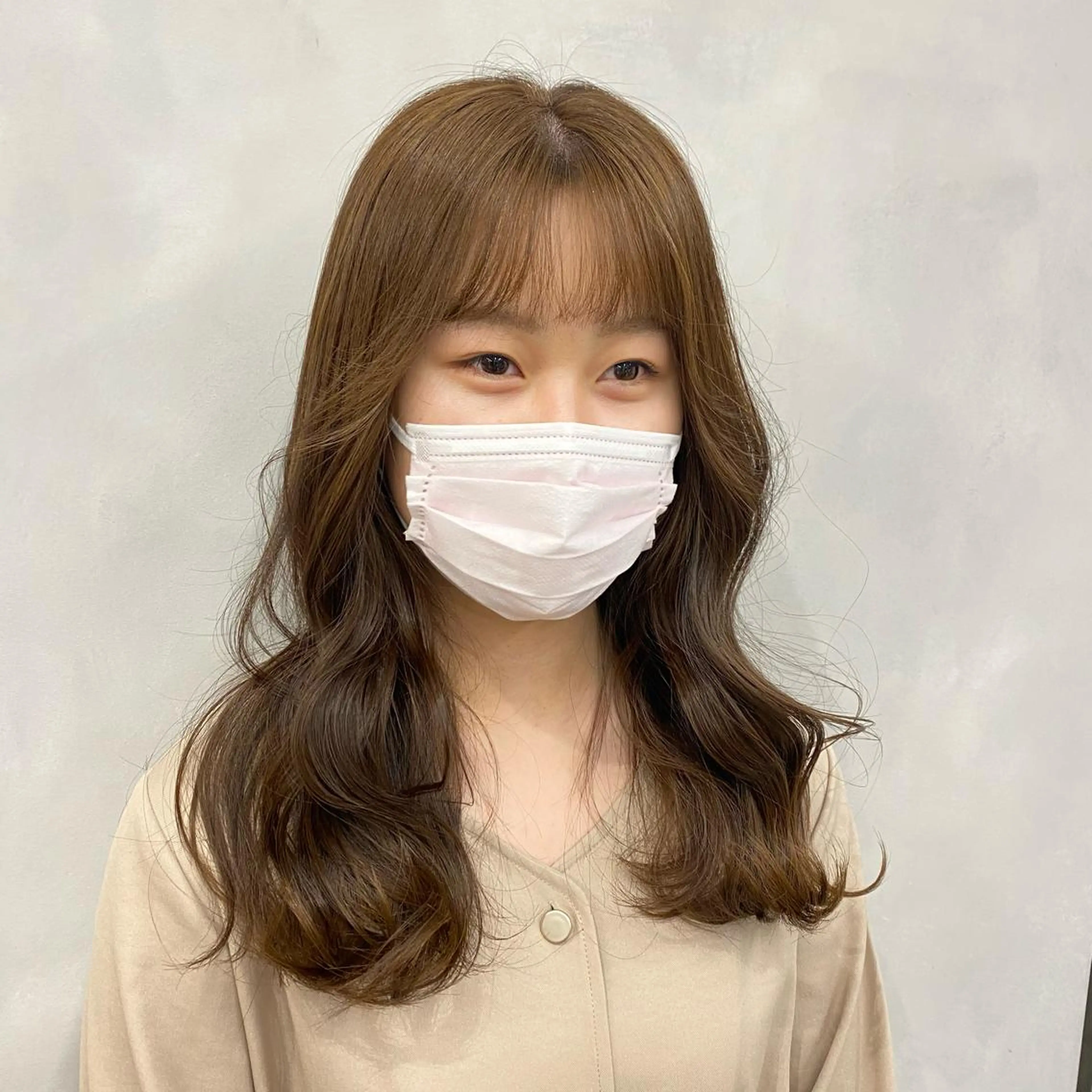 セミロング 🩵ブリーチカラー 🐈MIORI🩵のヘアスタイル