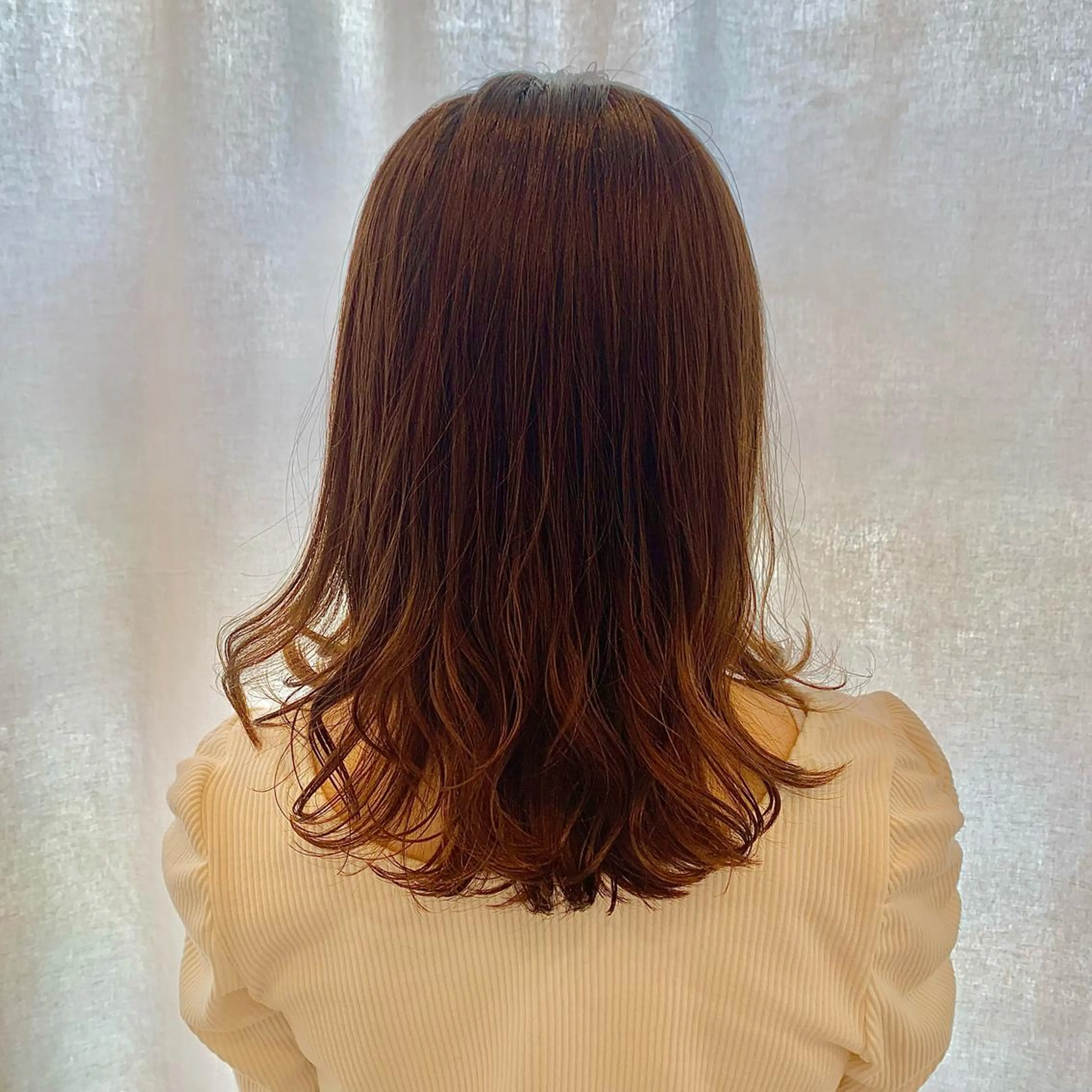 ミディアム パーマ まろやかカラー🤎 みなとまほのヘアスタイル