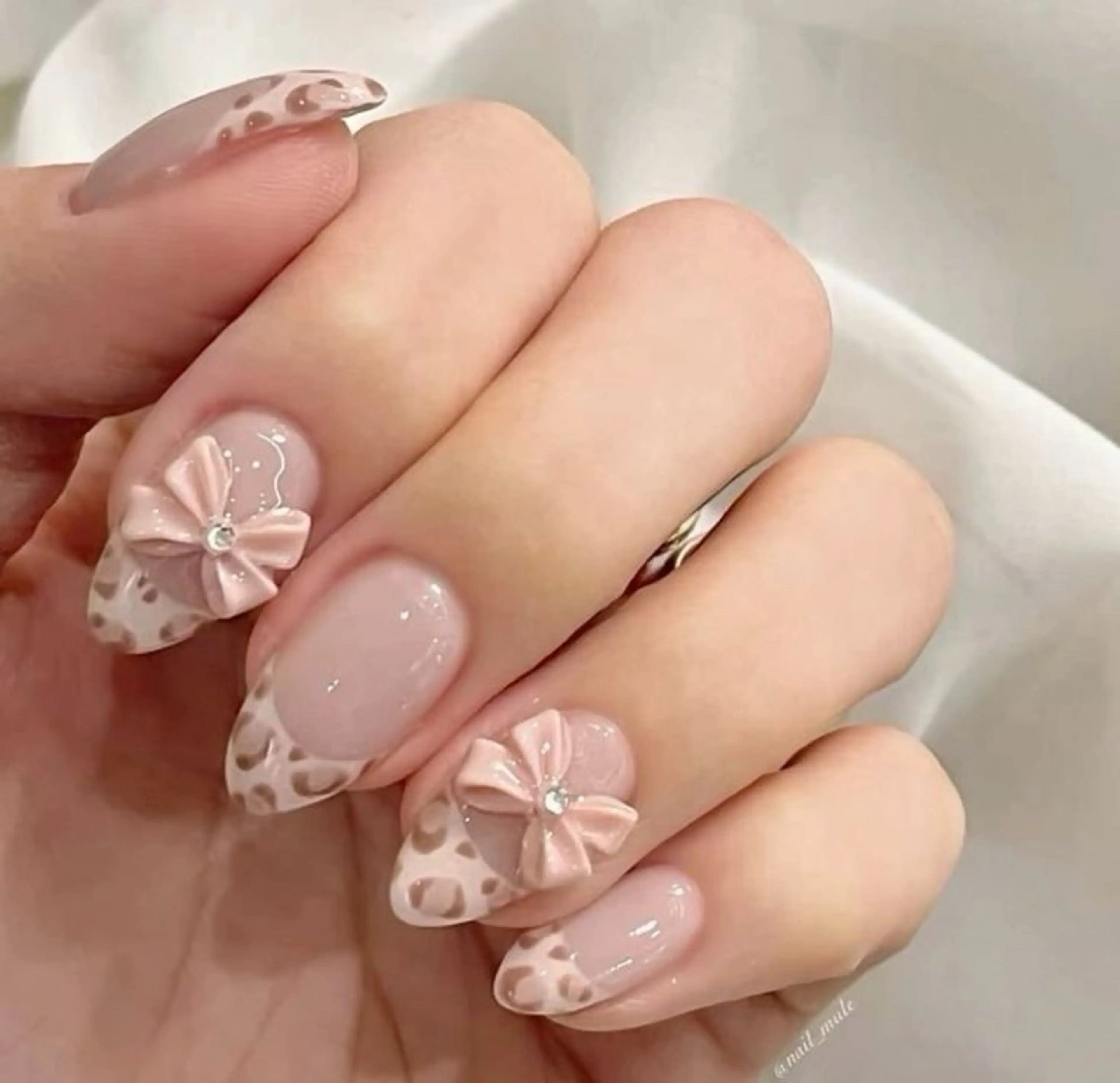 ネイル アートネイル フレンチネイル ジェルネイル 韓国ネイル 持ち込み ハンドネイル 波 なみのネイルデザイン