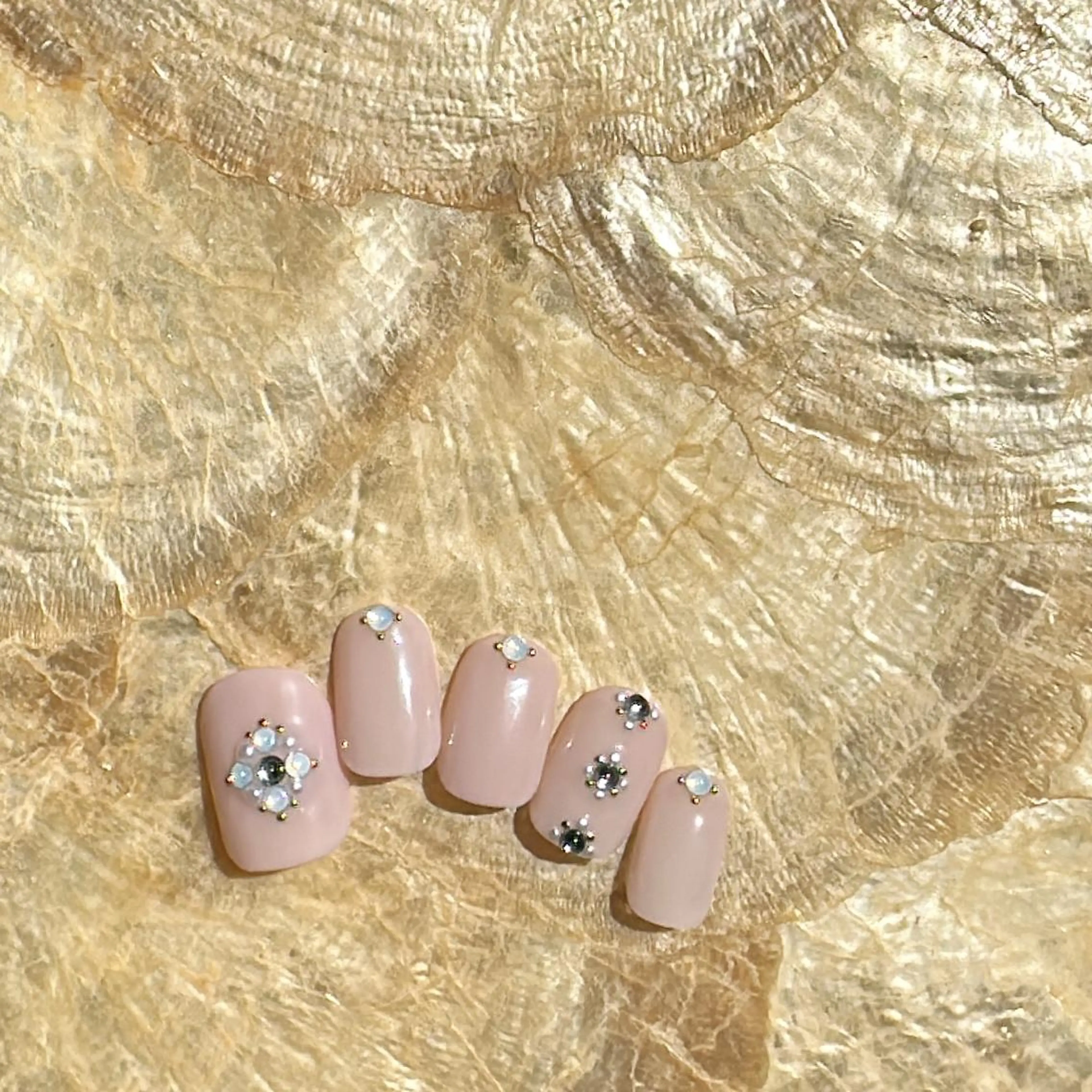 ショート ネイル 🪞KAPE NAIL 🪞のネイルデザイン