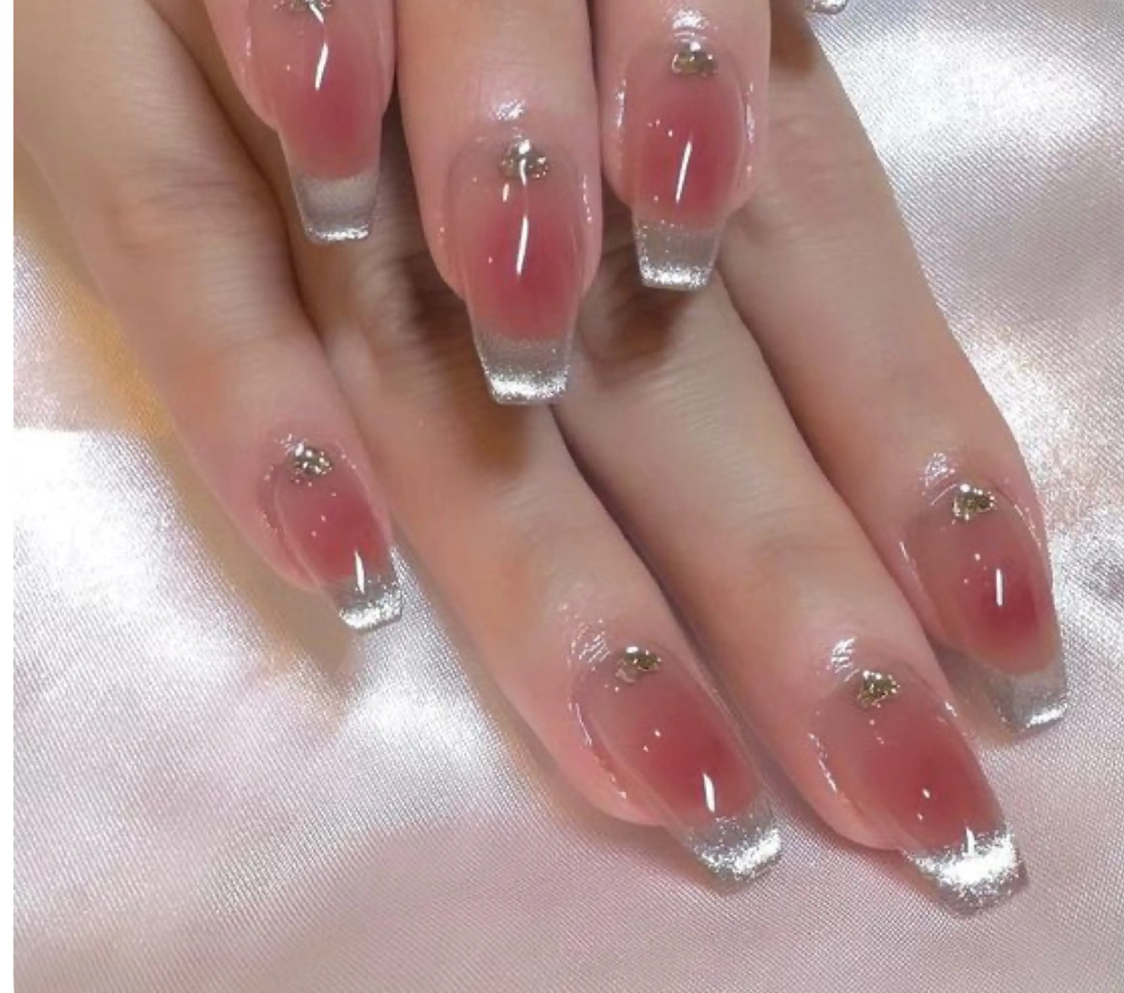 ❣️チークマグネット🧲　¥7590=>¥6990の写真