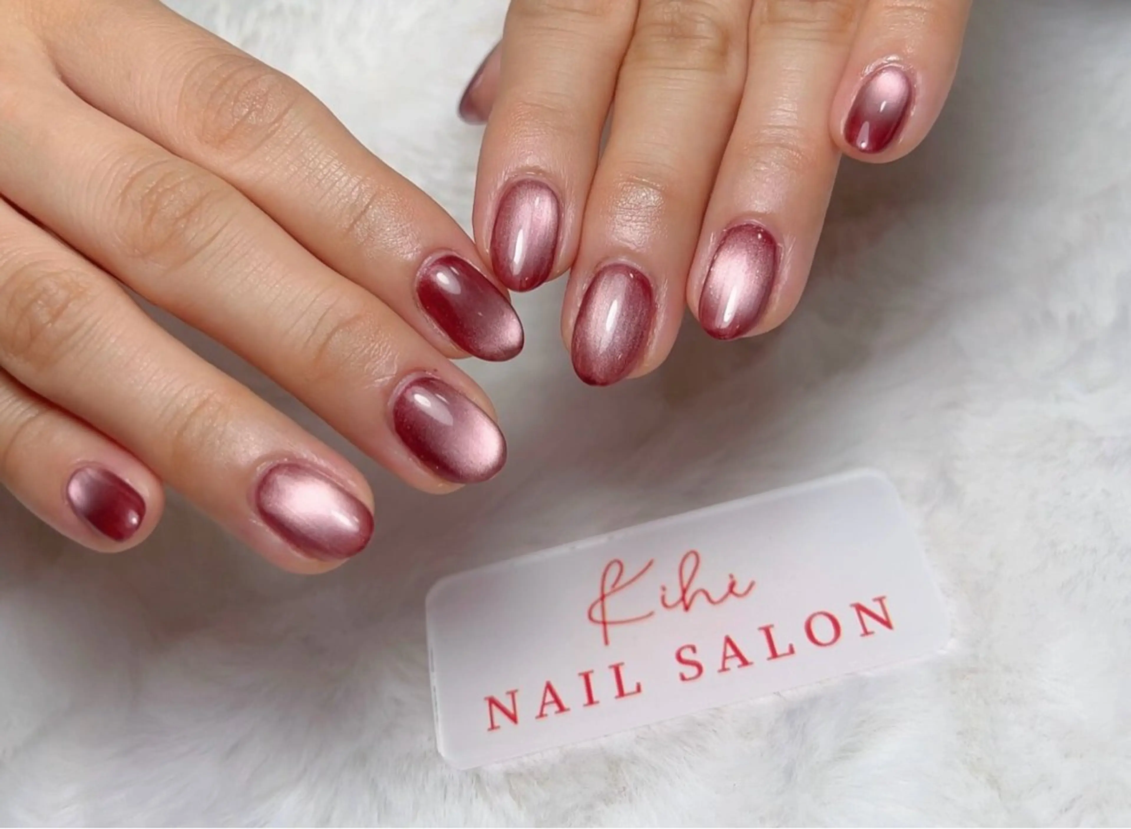 【ジェルオフ無料】マグネットネイルの写真