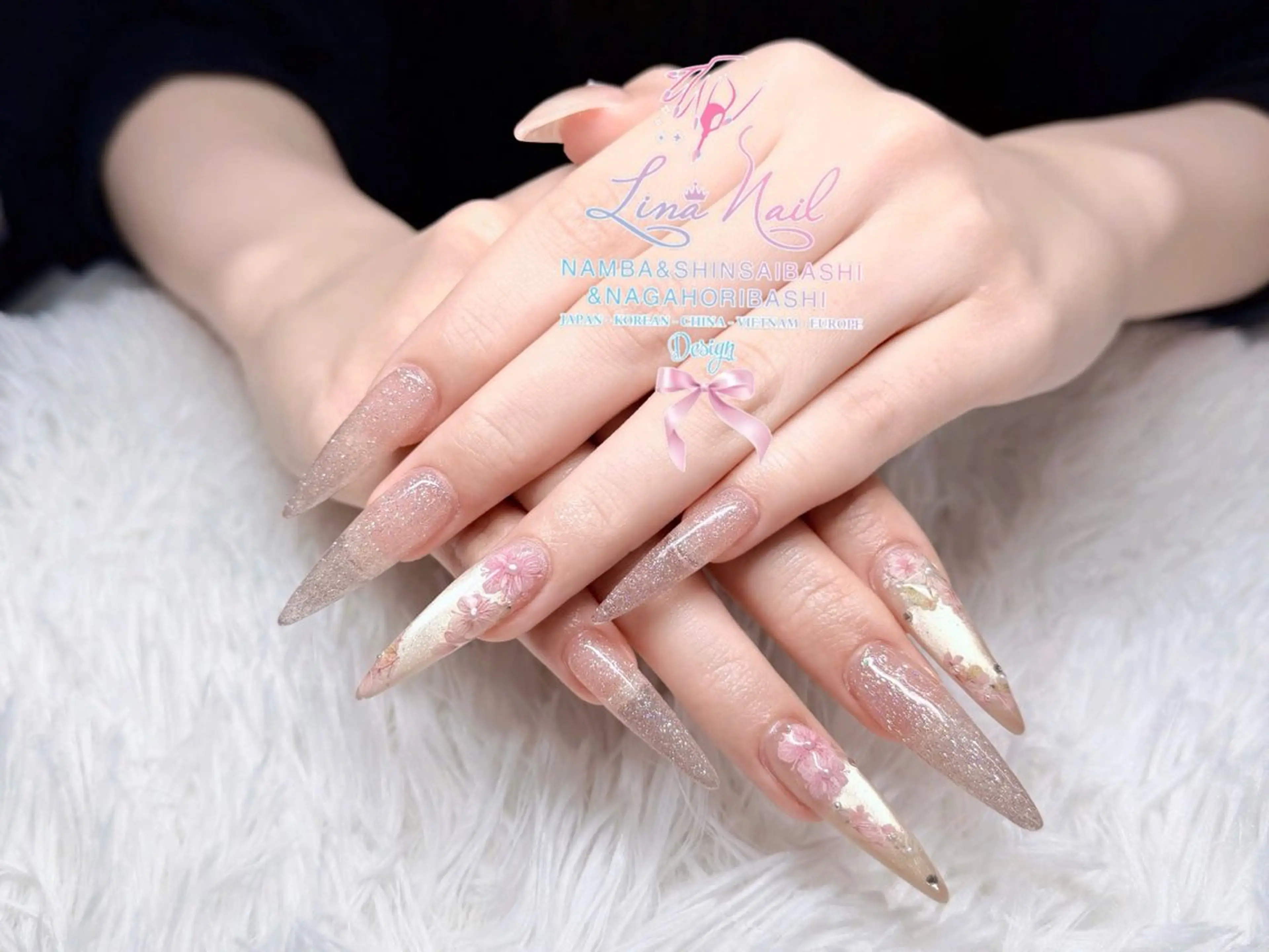 セミロング 韓国風ヘア クリスマス ハンドネイル 79Linanailnamba所属・Linanail Nambaのネイルデザイン