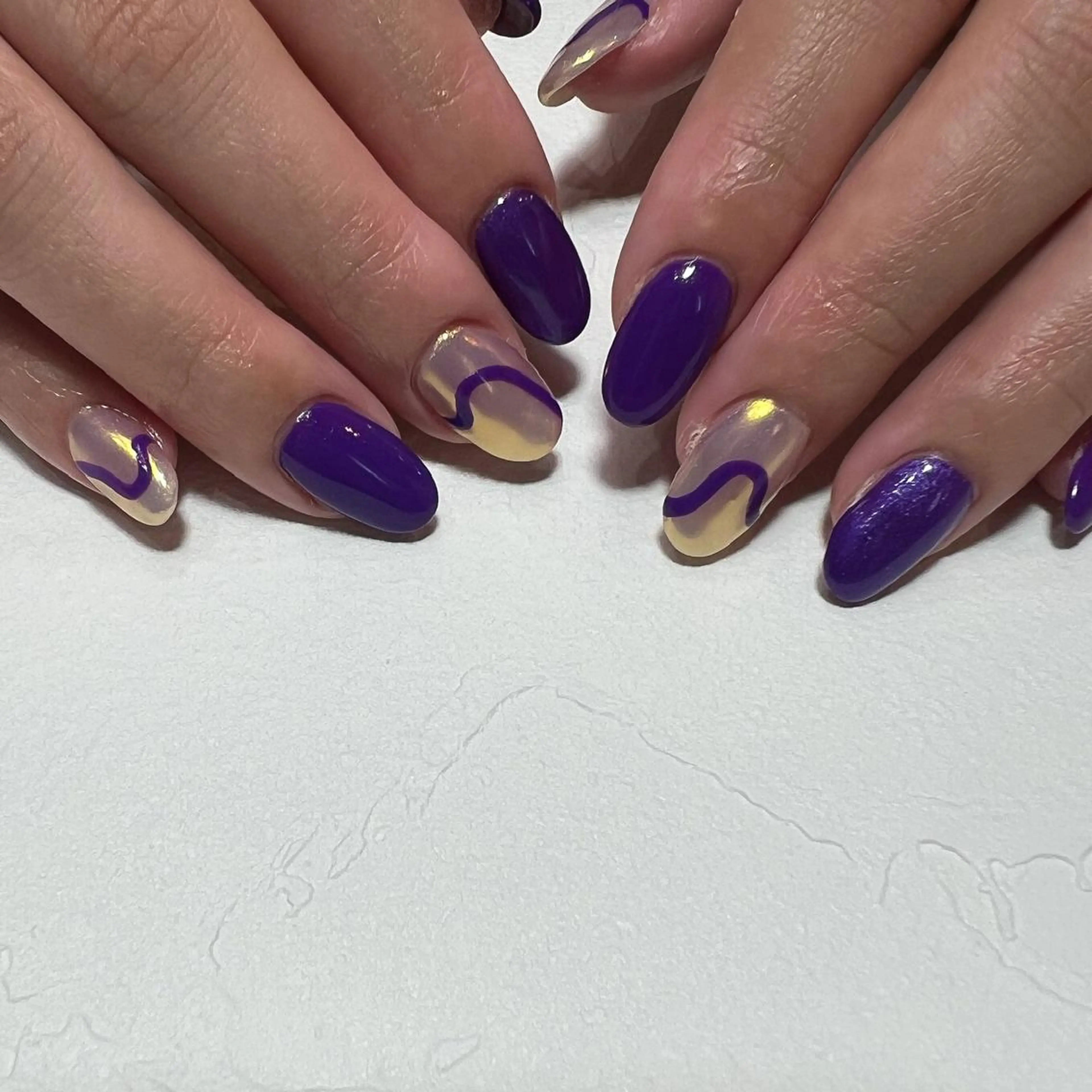 ミディアム ネイル nailsalon ULLのネイルデザイン