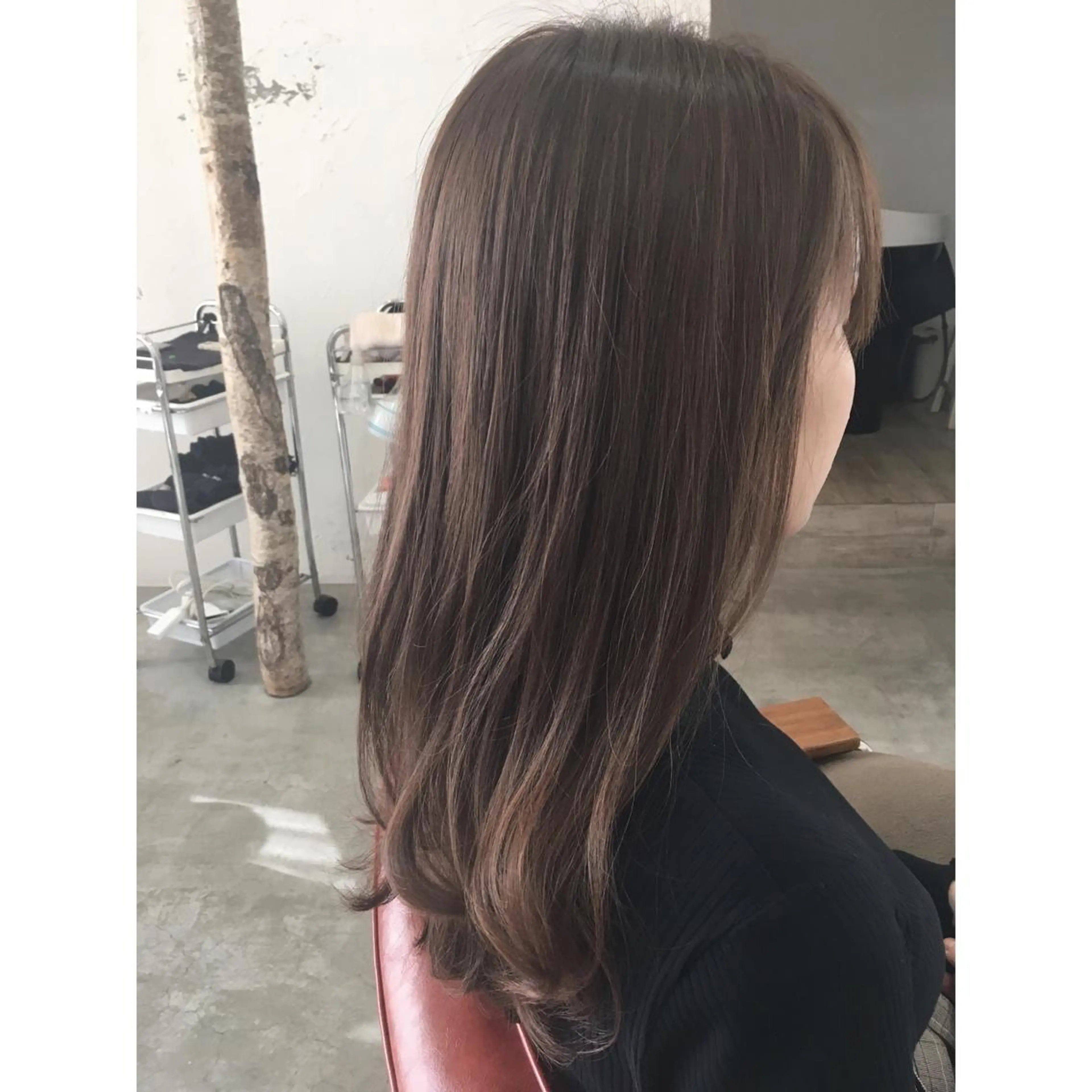 ロング カラー 透明感カラー イルミナカラー fio マナミのヘアスタイル