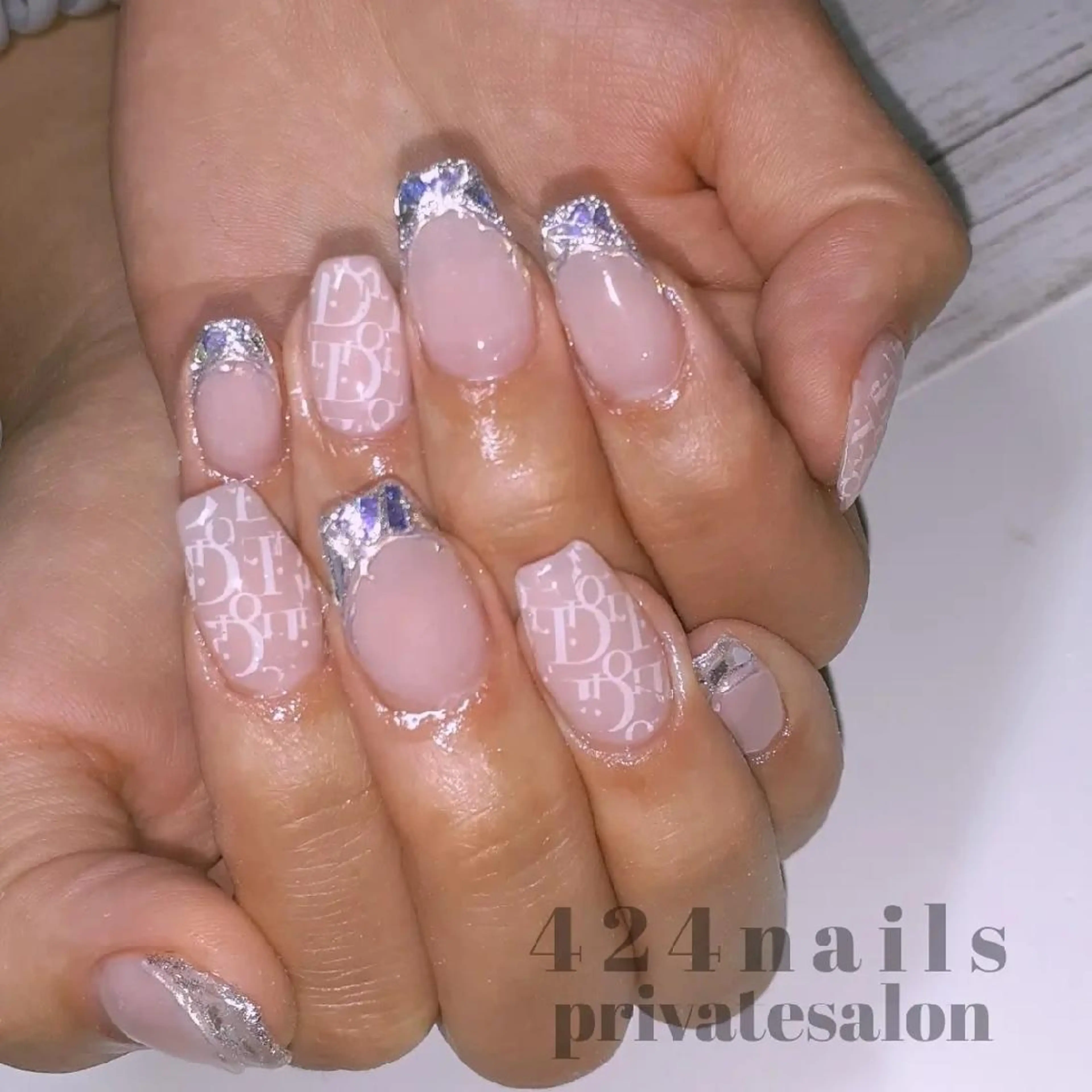 ロング カラー キッズ メンズ ヘアアレンジ パーマ マツエク・マツパ アイブロウ ネイル 424 nailsのネイルデザイン